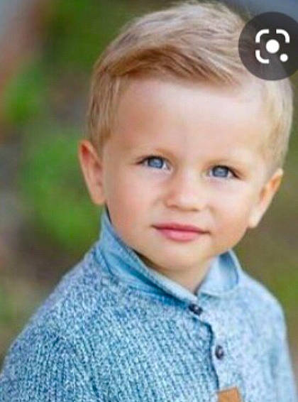 Hugo a rejoint le concours — aidez-le/la à gagner de superbes lots ! baby_toddler_clothing, blond, brown_hair, cheek, child, electric_blue, eyebrow, eyelash, forehead, grass, hair, happy, iris, joy, nose, pattern, person, plant, sleeve, smile