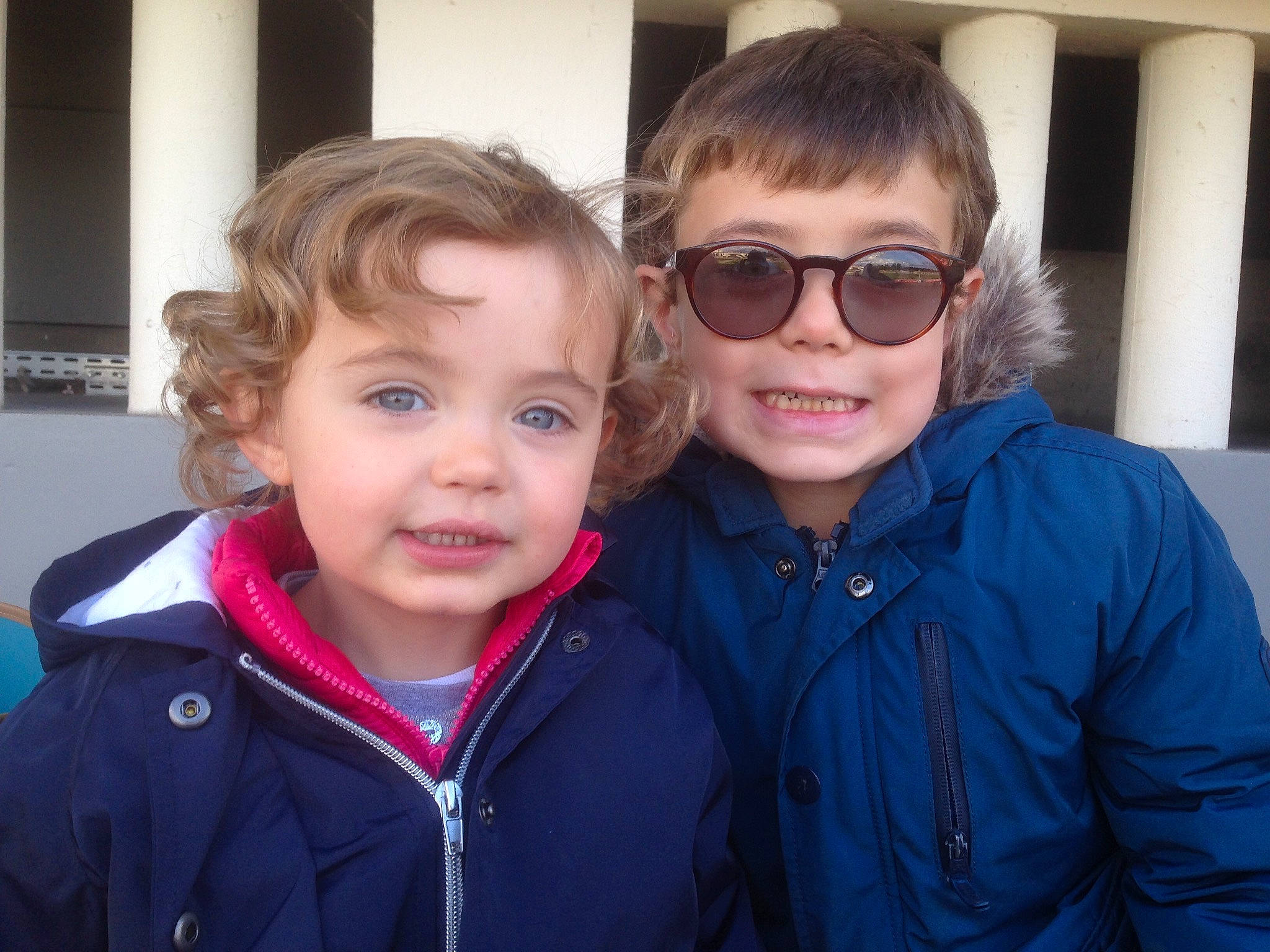 Romarine a rejoint le concours — aidez-le/la à gagner de superbes lots ! child, cool, eye, eyewear, face, friendship, fun, glasses, head, iris, jacket, joy, organ, outerwear, people, person, photography, selfie, skin, smile