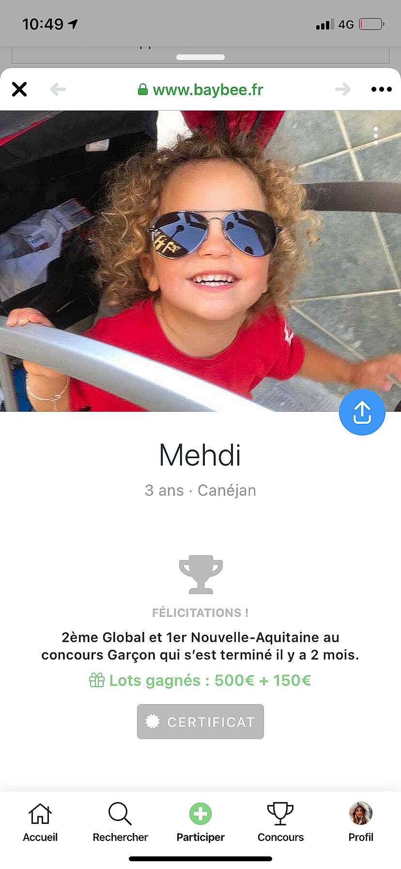 Mehdi participe au concours pour gagner de l'argent avec cette photo : advertising, brand, electric_blue, eyewear, fashion_accessory, font, fun, glasses, goggles, happy, joy, leisure, logo, magenta, person, recreation, red, screenshot, smile, street_fashion