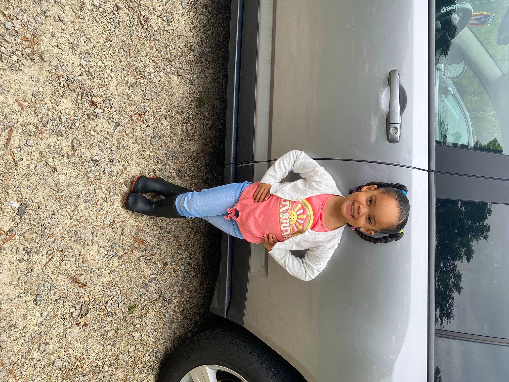 Xiomara is registered to the contest to win money with this photo: auto_part, automotive_design, automotive_exterior, automotive_tire, automotive_wheel_system, child, fender, hubcap, joy, motor_vehicle, person, rim, tire, tire_care, toddler, tread, tree, vehicle, vehicle_door, walking_shoe