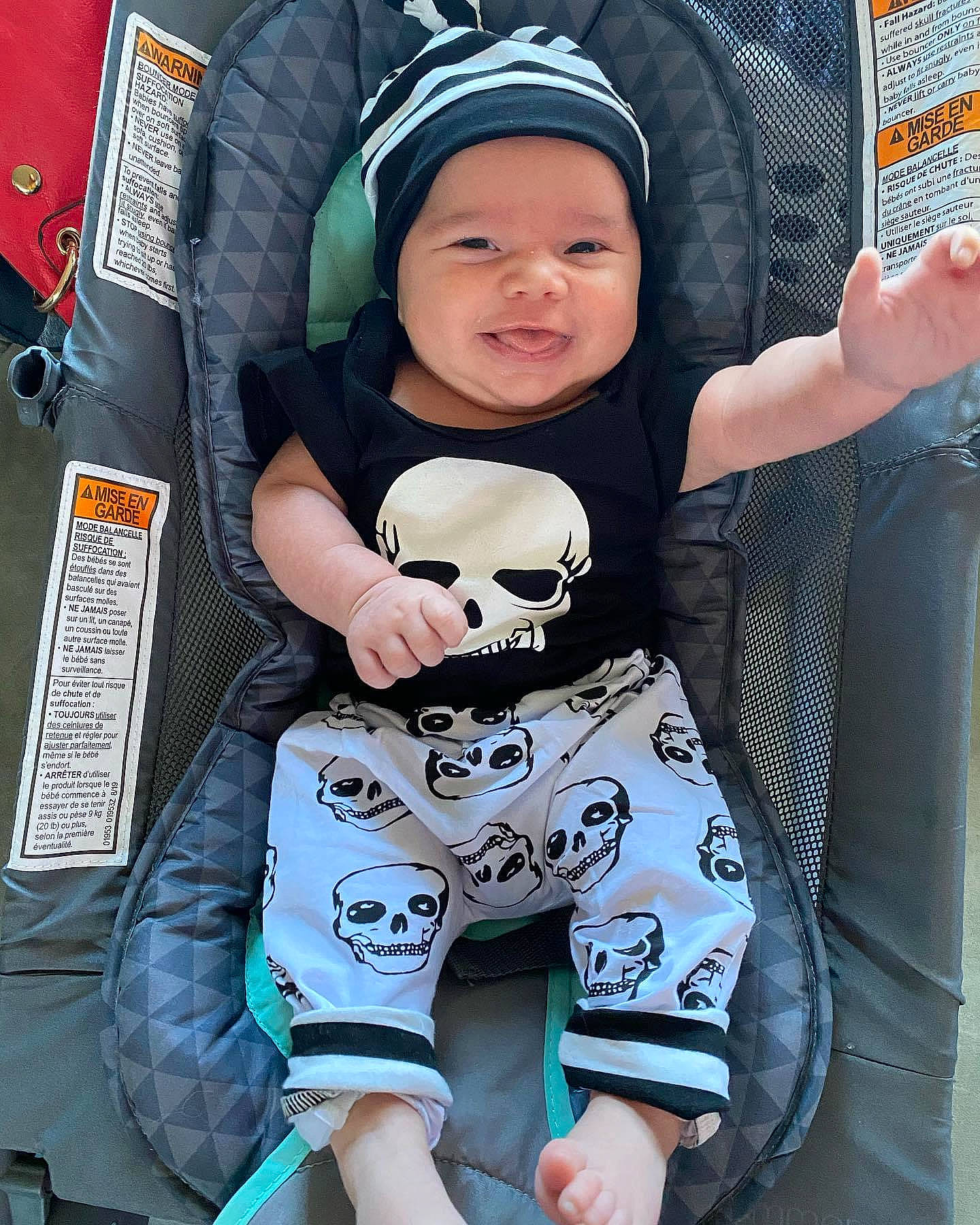 Vidal is registered to the contest to win money with this photo: baby, baby_carriage, baby_toddler_clothing, baseball_cap, cap, car_seat, child, comfort, cool, fun, happy, headwear, person, personal_protective_equipment, photograph, sitting, sleeve, snapshot, t_shirt, thigh