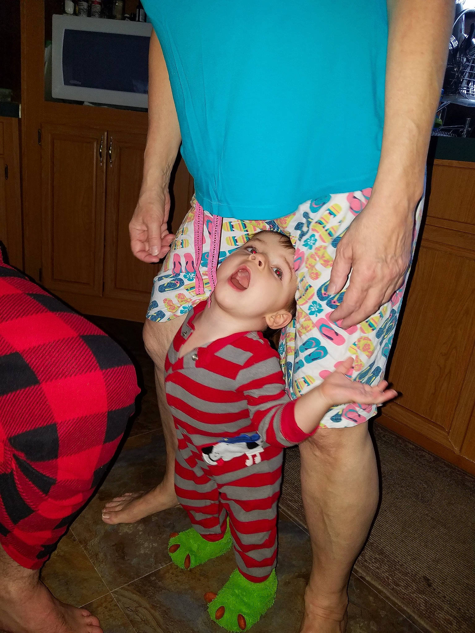 Kayden is registered to the contest to win money with this photo: abdomen, child, finger, headwear, human_leg, leg, person, thigh, toddler, trunk