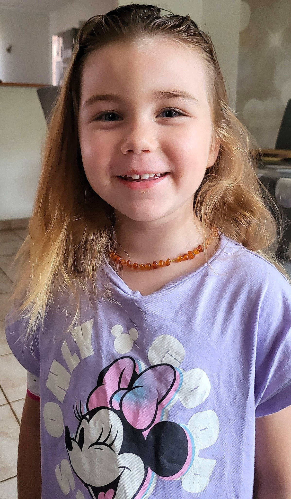 Ghjuliana a rejoint le concours — aidez-le/la à gagner de superbes lots ! beauty, cheek, child, chin, eyebrow, eyelash, facial_expression, flash_photography, hairstyle, happy, jewellery, joy, neck, necklace, organ, person, shoulder, skin, sleeve, smile