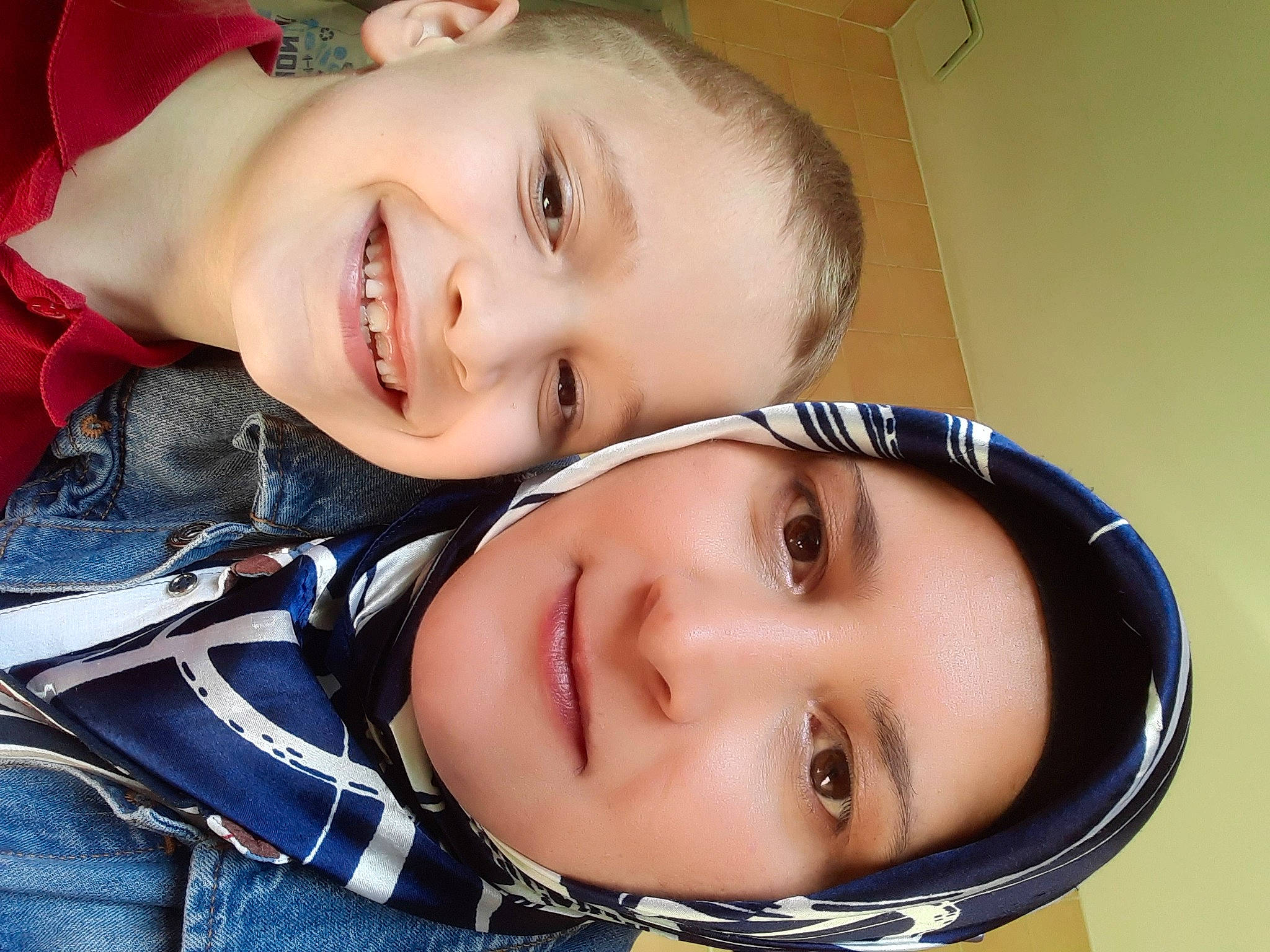 Bilal Ikhlef participe au concours pour gagner de l'argent avec cette photo : beauty, black_hair, cheek, child, comfort, cool, eyelash, flash_photography, fun, grass, happy, iris, jaw, joy, lip, mouth, neck, nose, person, portrait_photography