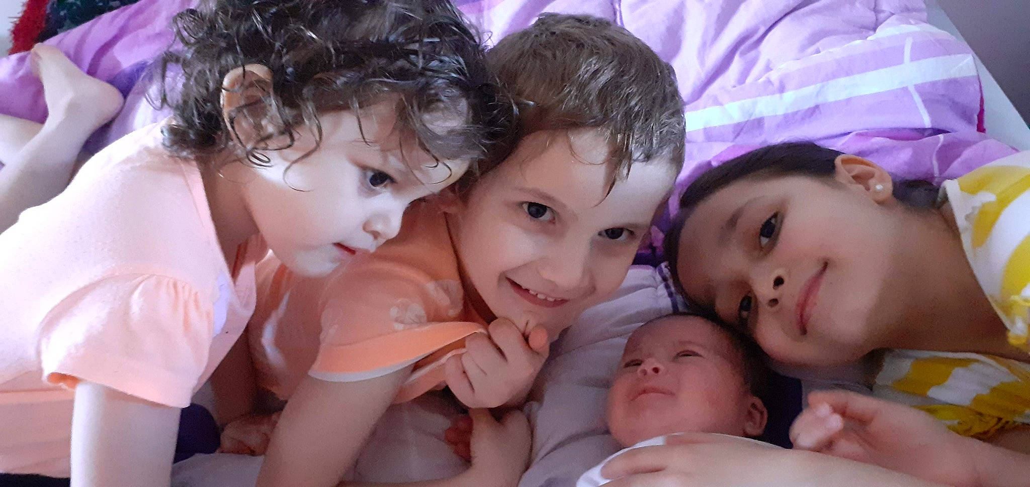 Dalya participe au concours pour gagner de l'argent avec cette photo : cheek, chin, eye, eyebrow, face, facial_expression, hair, hairstyle, happy, head, human, human_body, iris, joy, lip, mouth, nose, organ, person, photograph