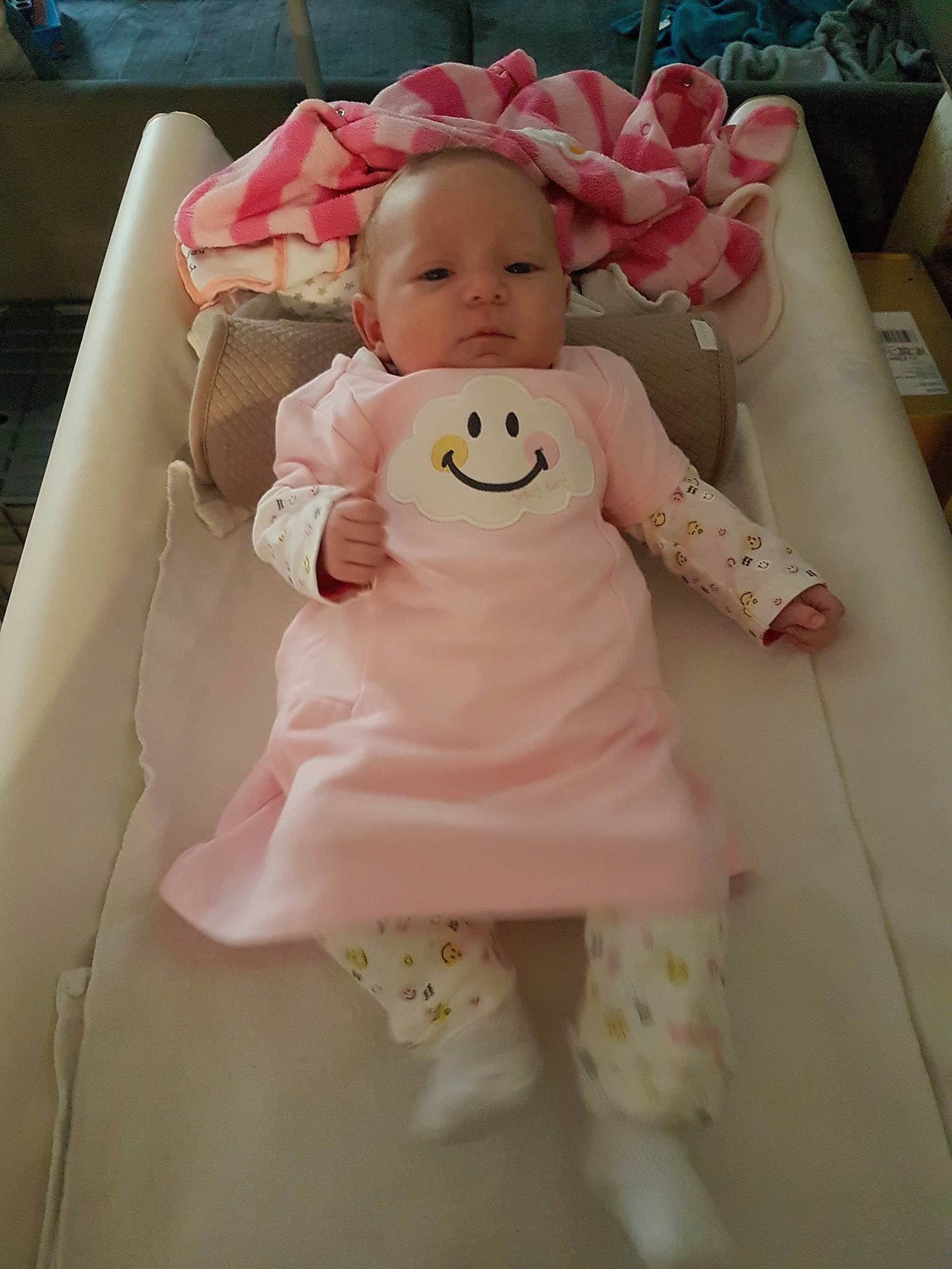 Alice participe au concours pour gagner de l'argent avec cette photo : baby, baby_products, baby_toys, child, doll, head, person, pink, product, skin, stuffed_toy, toddler, toy