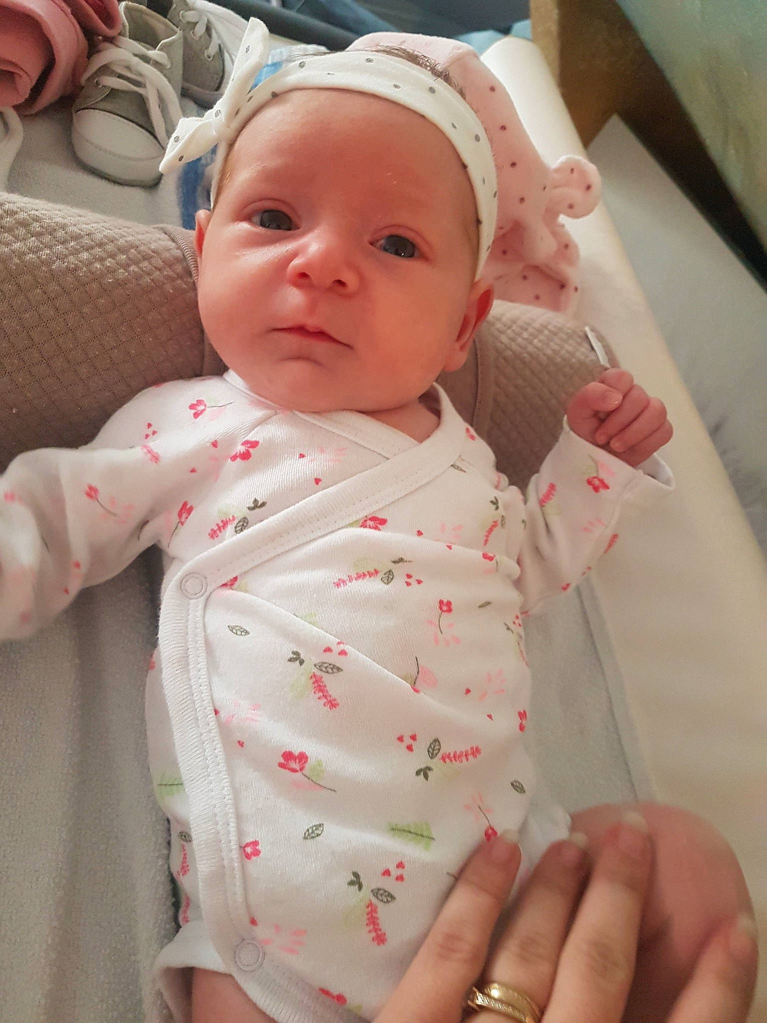 Alice participe au concours pour gagner de l'argent avec cette photo : baby, baby_products, baby_toddler_clothing, cheek, child, lip, person, pink, skin, toddler