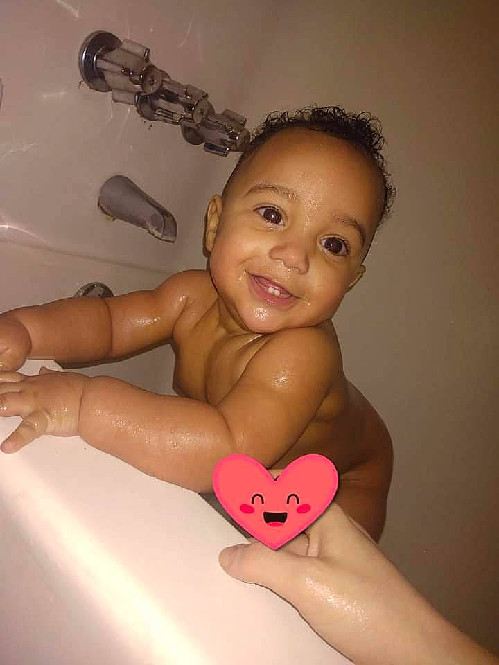 Uziah joined the competition — help win amazing prizes! baby, baby_bathing, baby_playing_with_toys, bathing, bathroom, cheek, chin, finger, fluid, gesture, hand, happy, joy, mouth, nose, person, plumbing_fixture, skin, smile, stomach