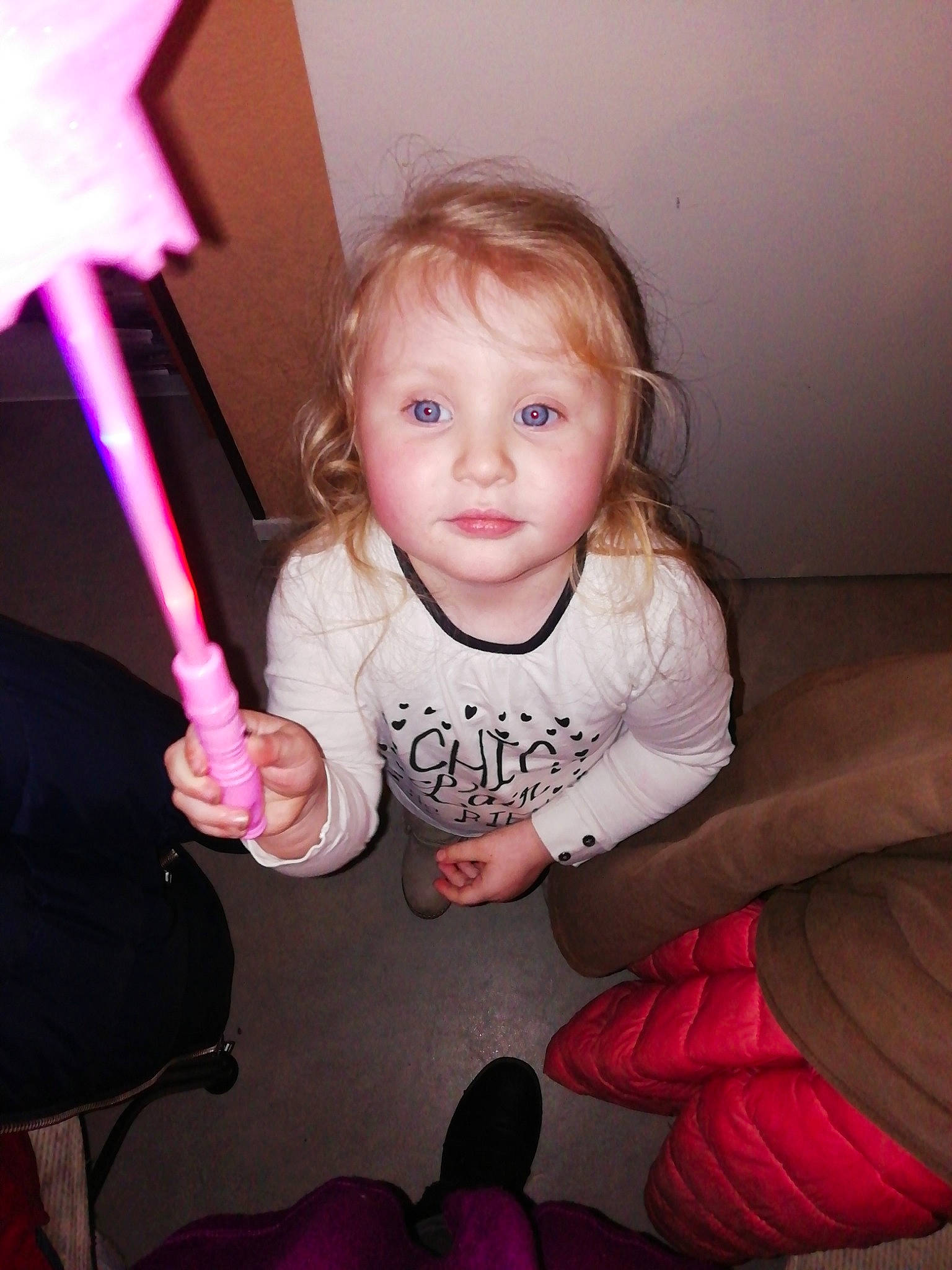 Zoé participe au concours pour gagner de l'argent avec cette photo : cheek, child, eye, face, finger, fun, lip, party, person, pink, play, skin, smile, thumb, toddler