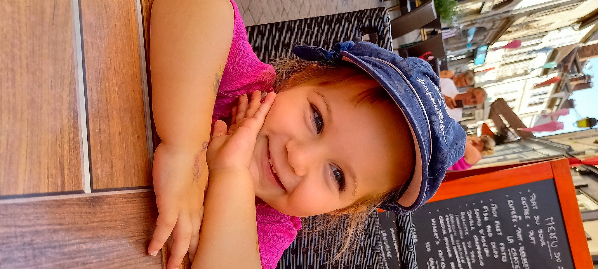 Clara a rejoint le concours — aidez-le/la à gagner de superbes lots ! cheek, chin, cool, eyebrow, eyelash, face, happy, hat, headwear, iris, joy, leisure, lip, mouth, neck, nose, organ, person, pink, skin