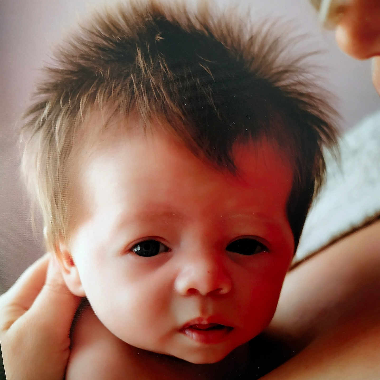 Nélyo a rejoint le concours — aidez-le/la à gagner de superbes lots ! baby, blonde, bodypart, ear, face, finger, frown, hair, hand, happy, head, mouth, newborn, person, photography, portrait, sad, selfie, smile, teeth