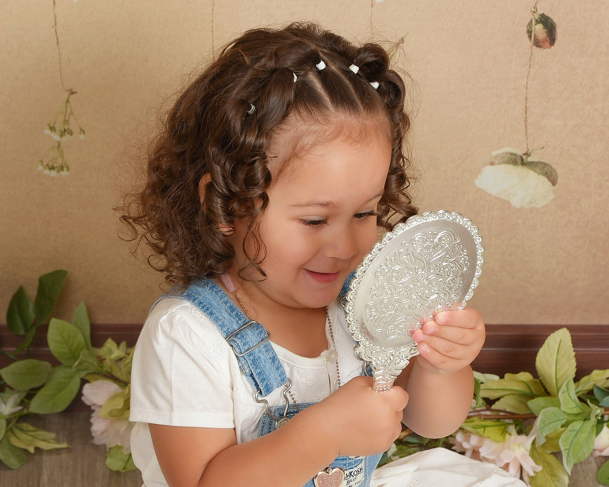 Mya is registered to the contest to win money with this photo: baby_toddler_clothing, beauty, child, cut_flowers, dishware, eyelash, face, fashion_accessory, finger, floral_design, hairstyle, happy, headpiece, jewellery, joy, person, petal, plant, plate, tableware