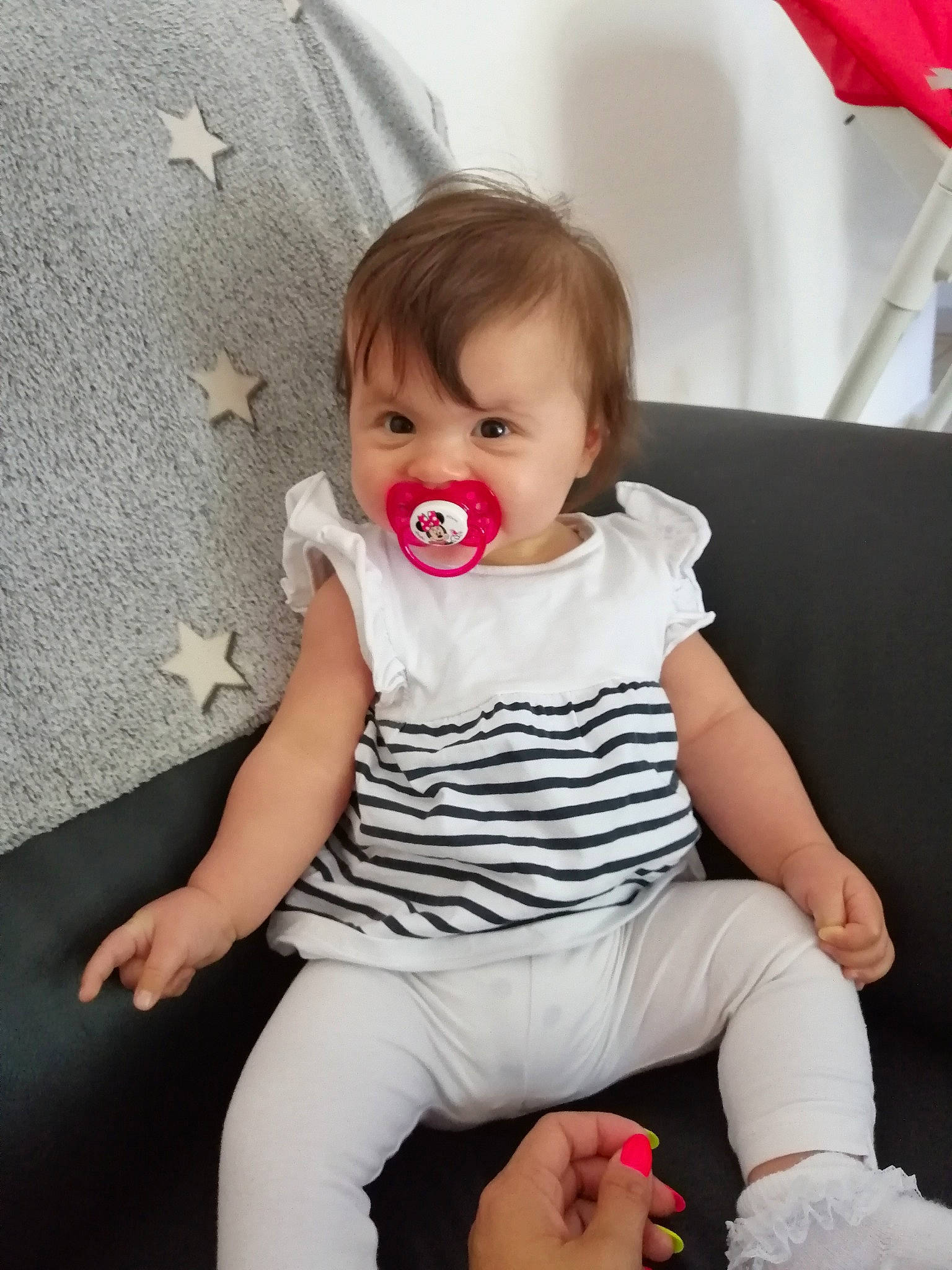 Mya a rejoint le concours — aidez-le/la à gagner de superbes lots ! baby, baby_toddler_clothing, child, leg, leggings, lip, person, pink, play, sitting, toddler