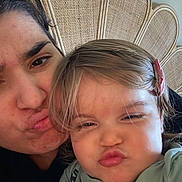 Vaeena participe au concours pour gagner de l'argent avec cette photo : adult, child, toddler, face, expression, duck_face, selfie, close_up, hair_clip, smile, skin, portrait, indoor, person, head, funny_face, candid, family, relationship, casual