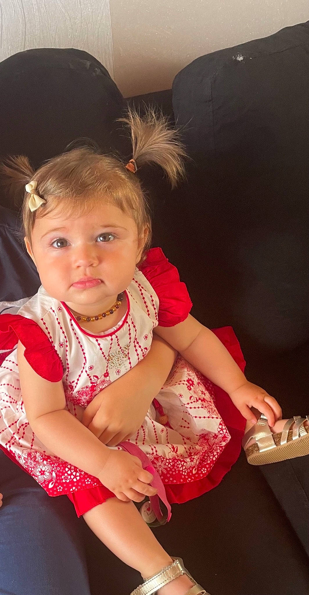 Kelya participe au concours pour gagner de l'argent avec cette photo : baby, baby_toddler_clothing, child, dress, event, facial_expression, finger, flash_photography, fun, hairstyle, hand, happy, iris, jewellery, lip, nail, person, pink, skin, textile