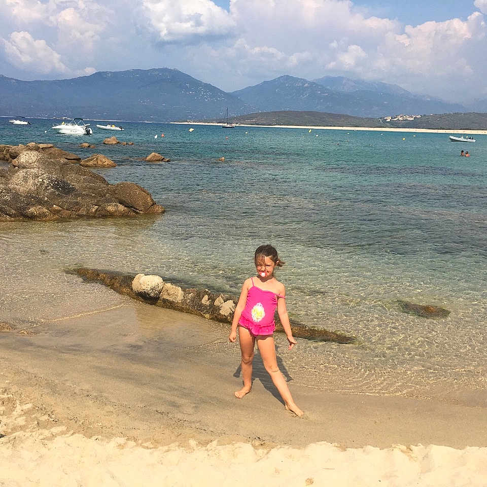Stella participe au concours pour gagner de l'argent avec cette photo :