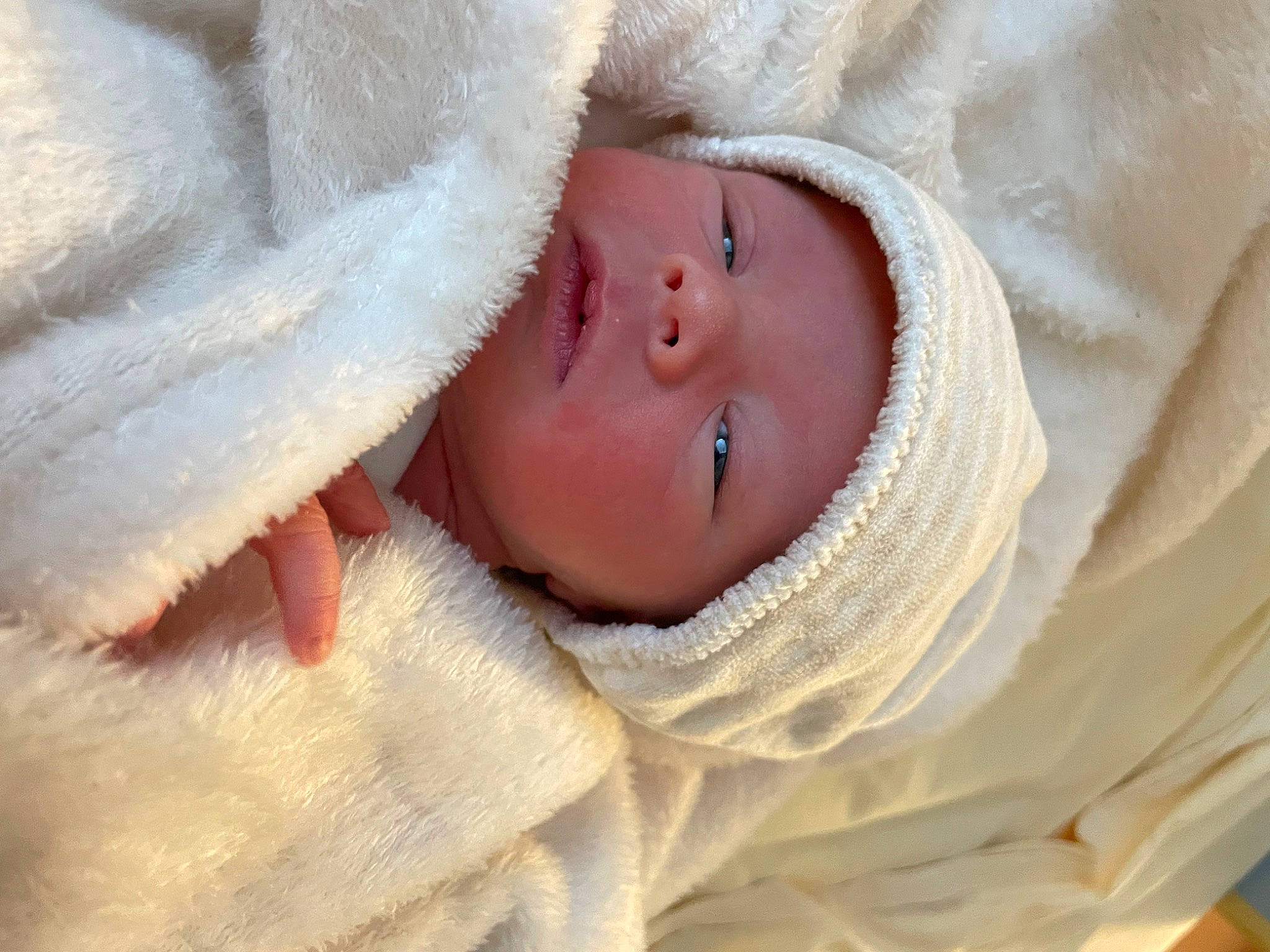 Milo a rejoint le concours — aidez-le/la à gagner de superbes lots ! baby, baby_sleeping, bedtime, cheek, child, comfort, eyebrow, fur, headwear, linens, peach, person, portrait_photography, sleep, toddler, winter, wool