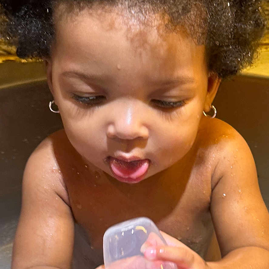 Promise joined the competition — help win amazing prizes! back, bathing, bathtub, bodypart, child, electronics, face, female, finger, girl, hand, head, mobilephone, mouth, nail, person, phone, photography, portrait, tub
