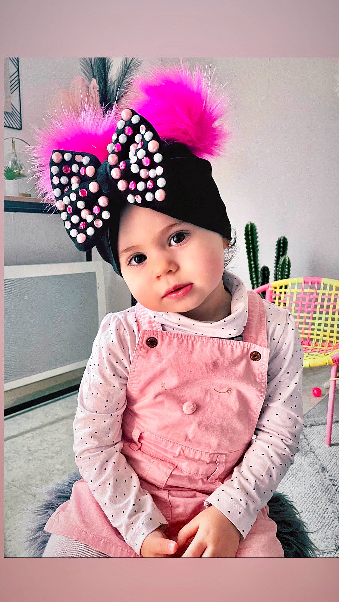 Anissa a rejoint le concours — aidez-le/la à gagner de superbes lots ! baby, baby_toddler_clothing, cap, child, costume_hat, dress, eyelash, happy, head, headgear, headpiece, headwear, lip, magenta, pattern, person, pink, skin, sleeve, textile