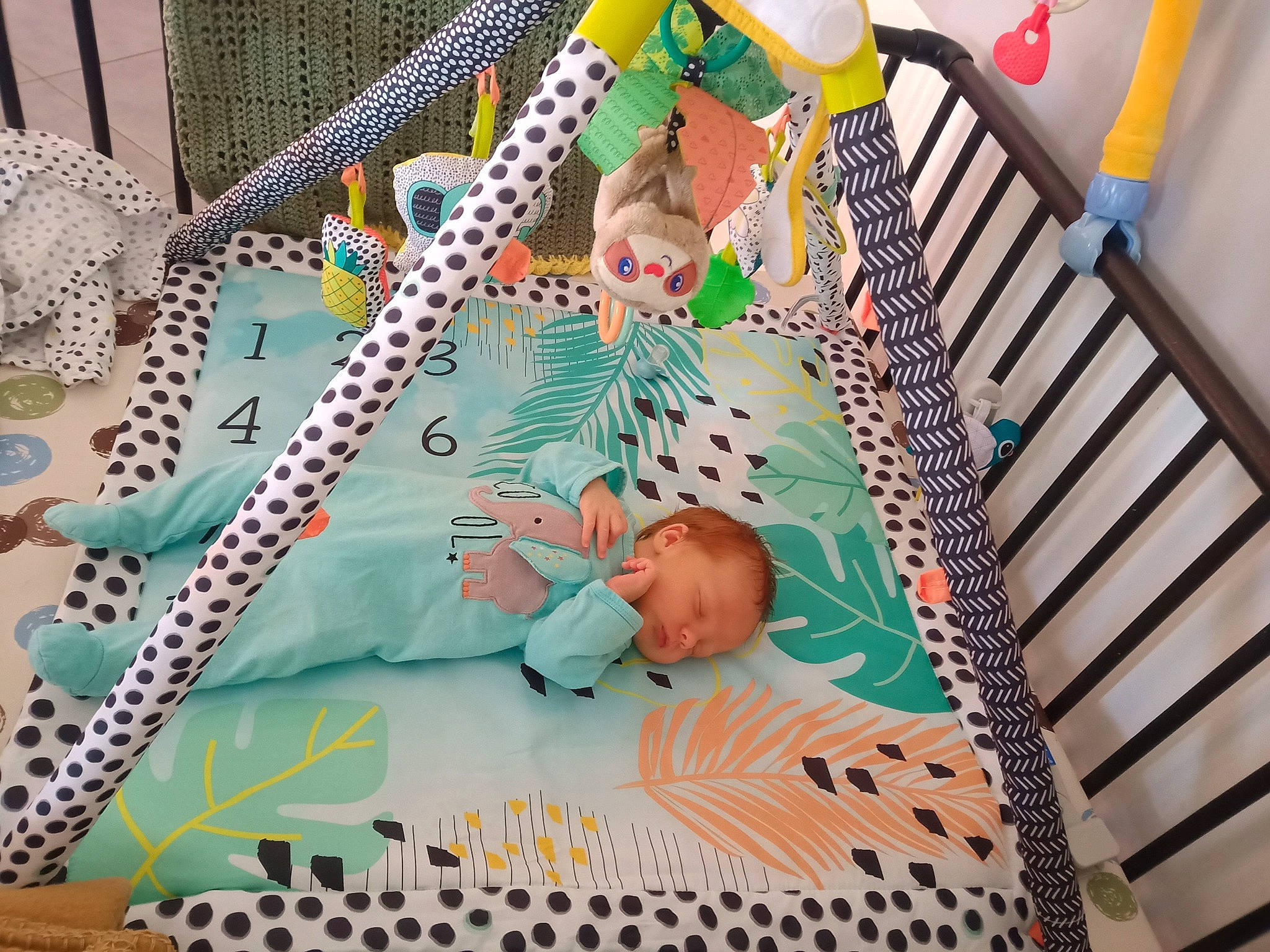 Mathis a rejoint le concours — aidez-le/la à gagner de superbes lots ! baby, baby_mobile, baby_products, baby_safety, baby_toddler_clothing, baby_toys, child, comfort, design, fun, green, infant_bed, leisure, linens, nursery, pattern, person, product, room, toddler