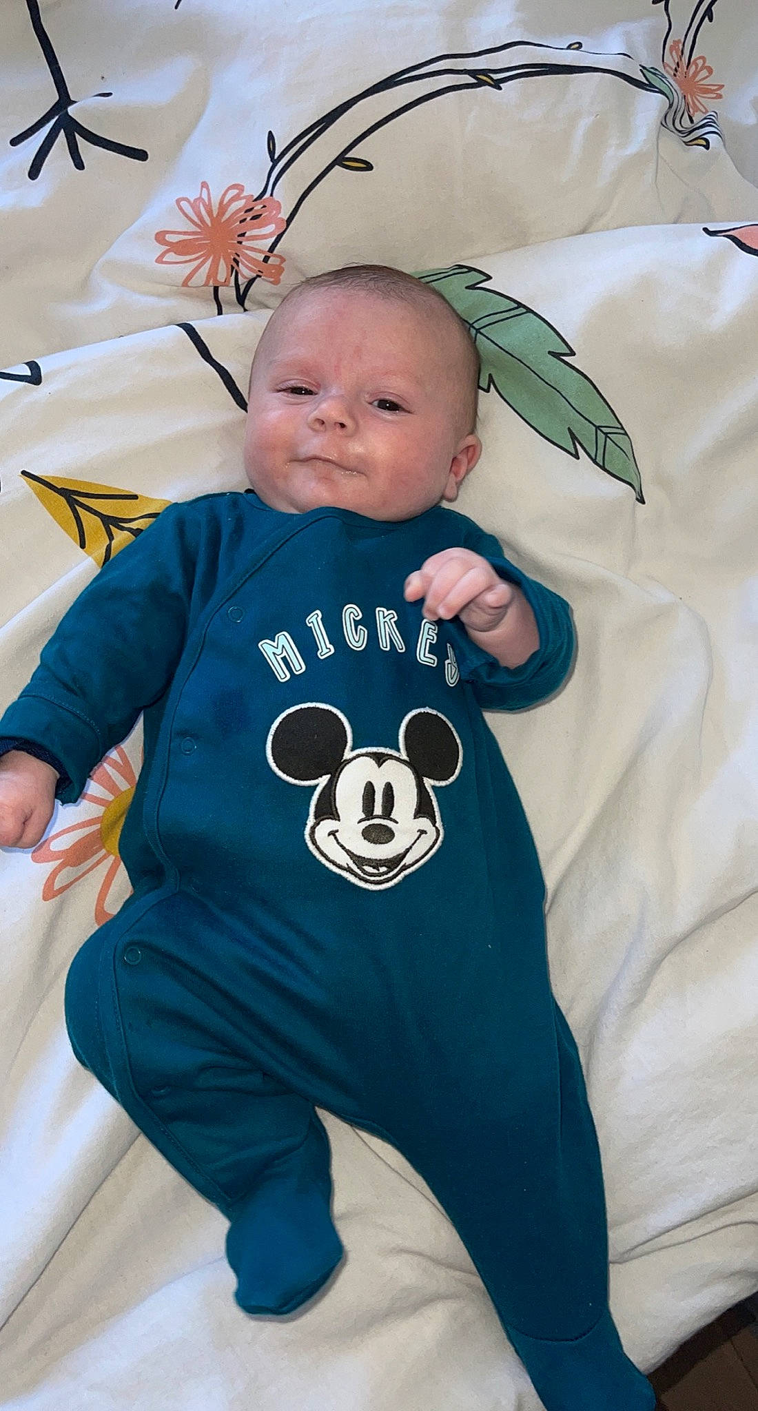 Mylann participe au concours pour gagner de l'argent avec cette photo : aqua, azure, baby, baby_toddler_clothing, electric_blue, facial_expression, grey, happy, head, linens, organ, pattern, person, pink, product, sleeve, smile, t_shirt, textile, toddler