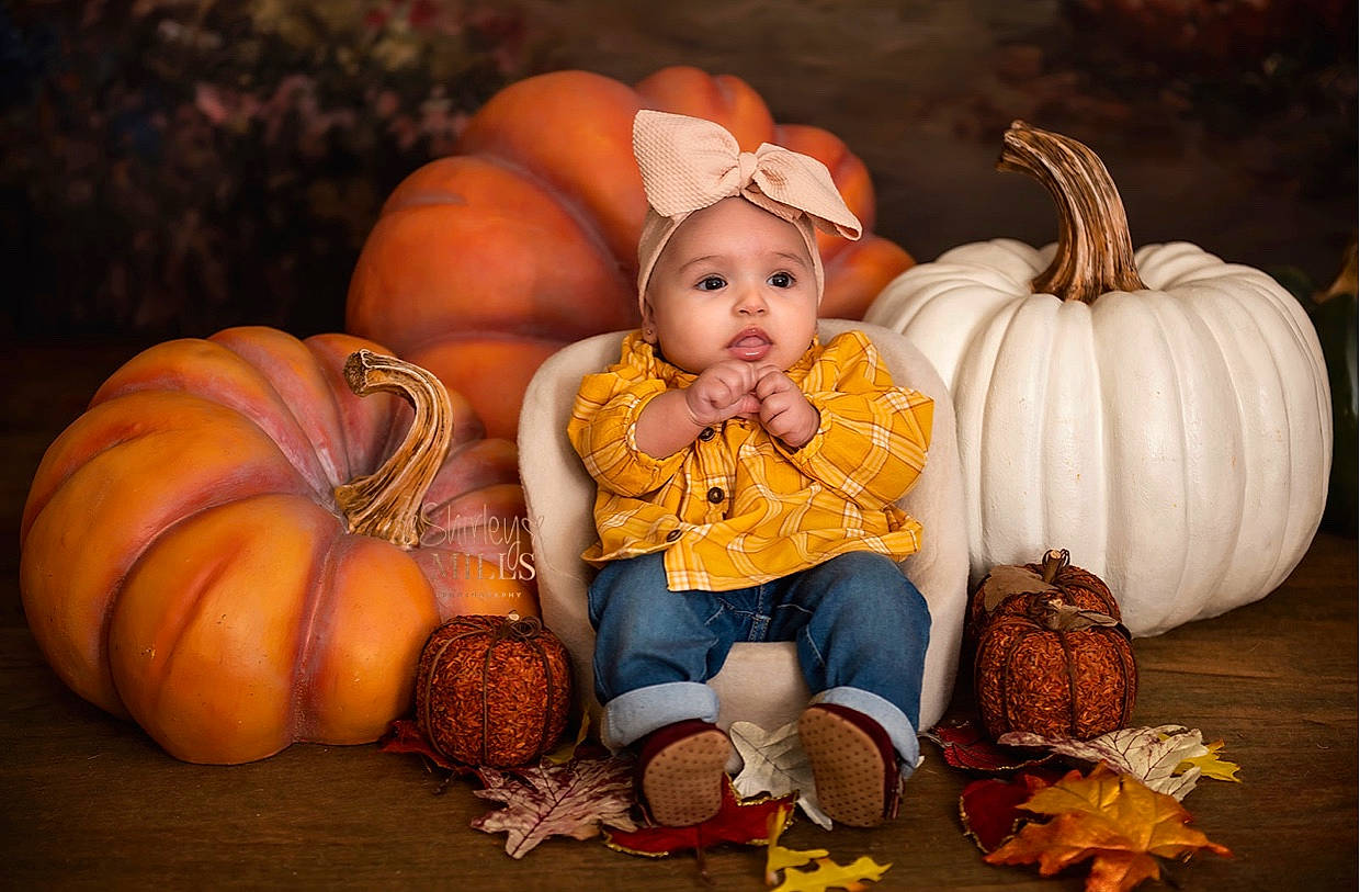 Aiyanalis is registered to the contest to win money with this photo: autumn, baby, calabaza, cheek, child, cucurbita, food, fruit, gourd, orange, person, photography, plant, pumpkin, smile, squash, still_life_photography, stock_photography, toddler, vegetable