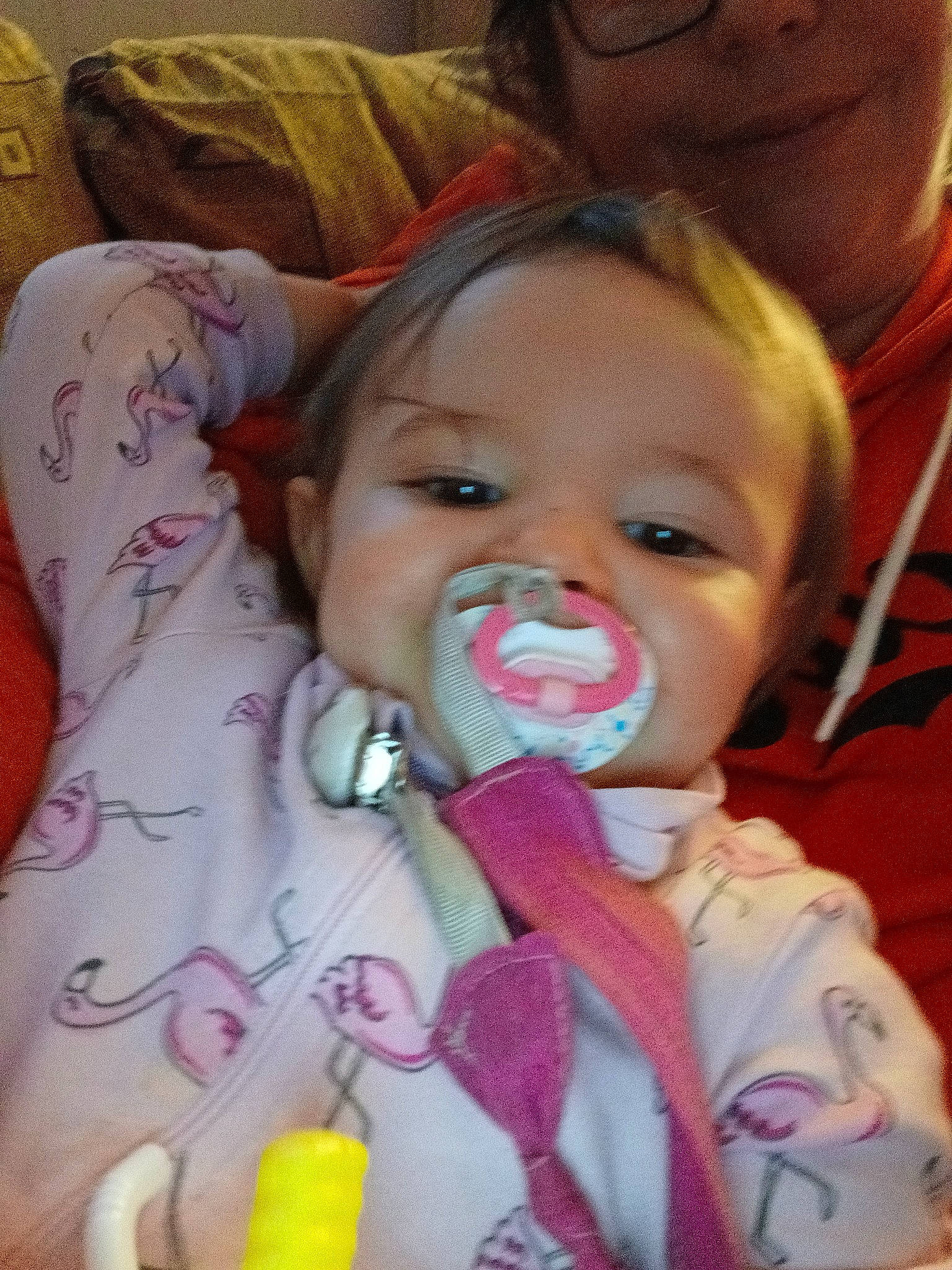 Juliette participe au concours pour gagner de l'argent avec cette photo : baby, baby_toddler_clothing, cheek, chin, ear, eyebrow, eyelash, face, gesture, happy, head, iris, jaw, lip, mouth, nose, person, pink, skin, smile