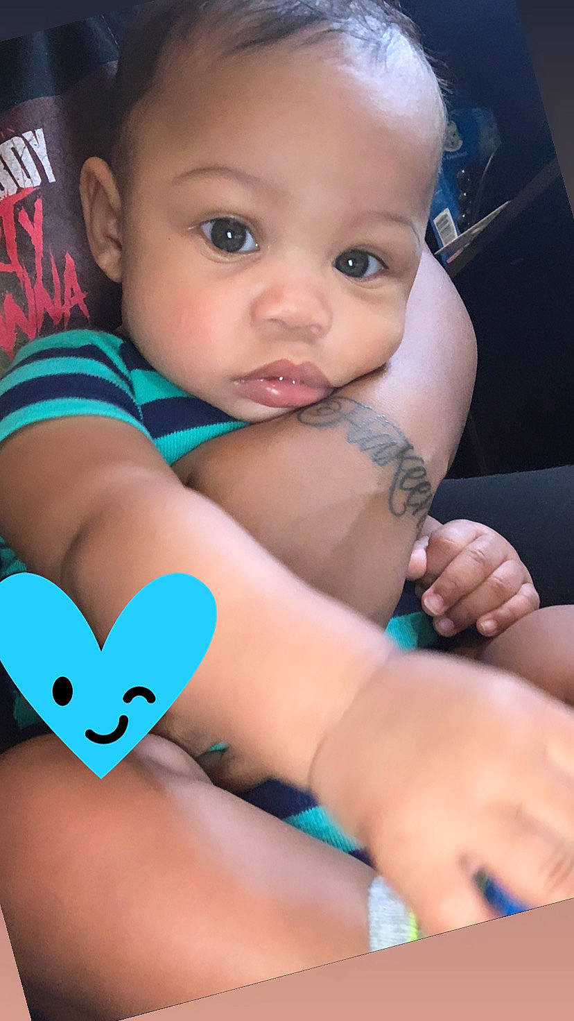 Hakeem is registered to the contest to win money with this photo: arm, blue, cheek, eye, eyebrow, eyelash, finger, gesture, hand, happy, head, human, joint, mouth, muscle, nail, neck, organ, person, skin