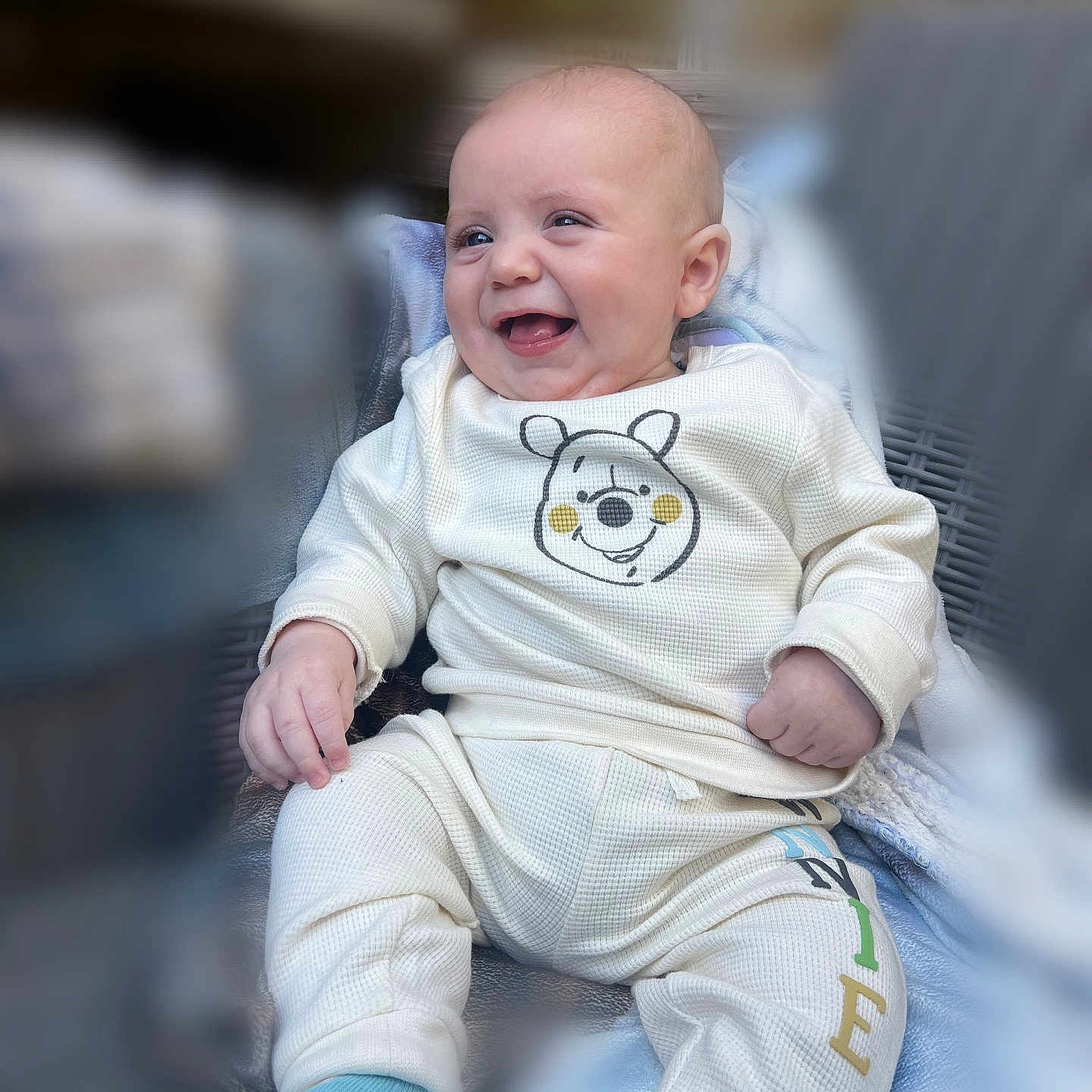 Raphaël participe au concours pour gagner de l'argent avec cette photo : baby, babylaughing, bodypart, clothing, face, finger, hand, happy, head, hosiery, laughing, longsleeve, newborn, pants, person, photography, portrait, sitting, smile, sock