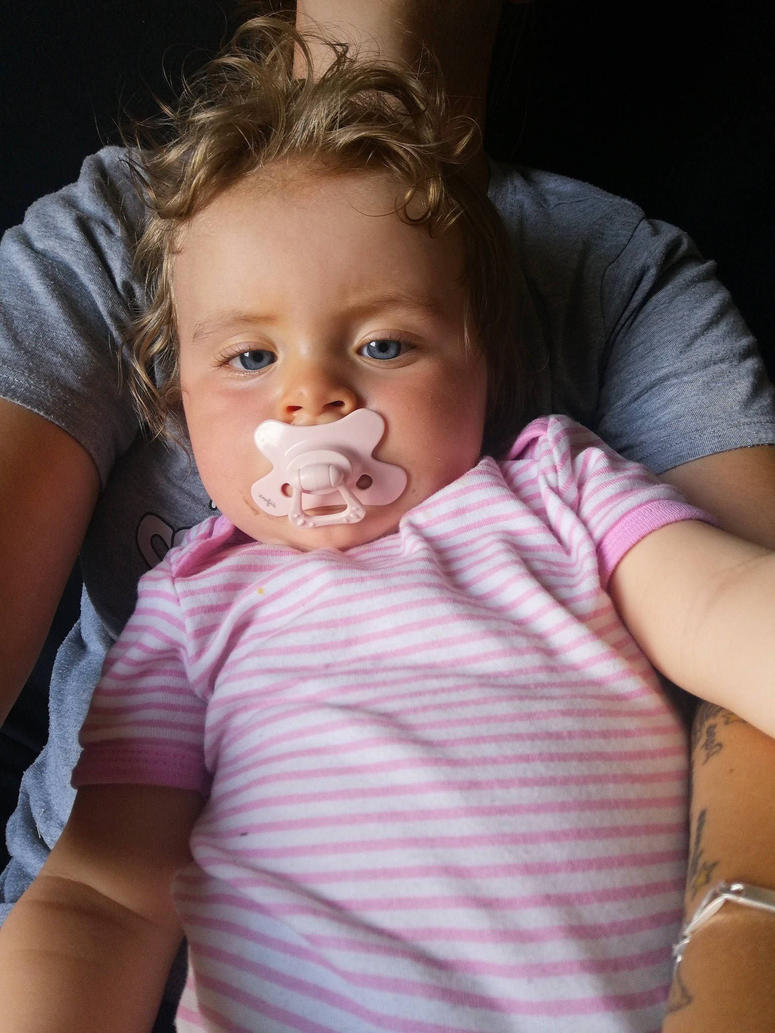 Haylie participe au concours pour gagner de l'argent avec cette photo : baby, baby_toddler_clothing, blond, cheek, chest, comfort, ear, eyebrow, eyelash, flash_photography, gesture, happy, human_body, iris, lip, mouth, nose, person, sitting, skin