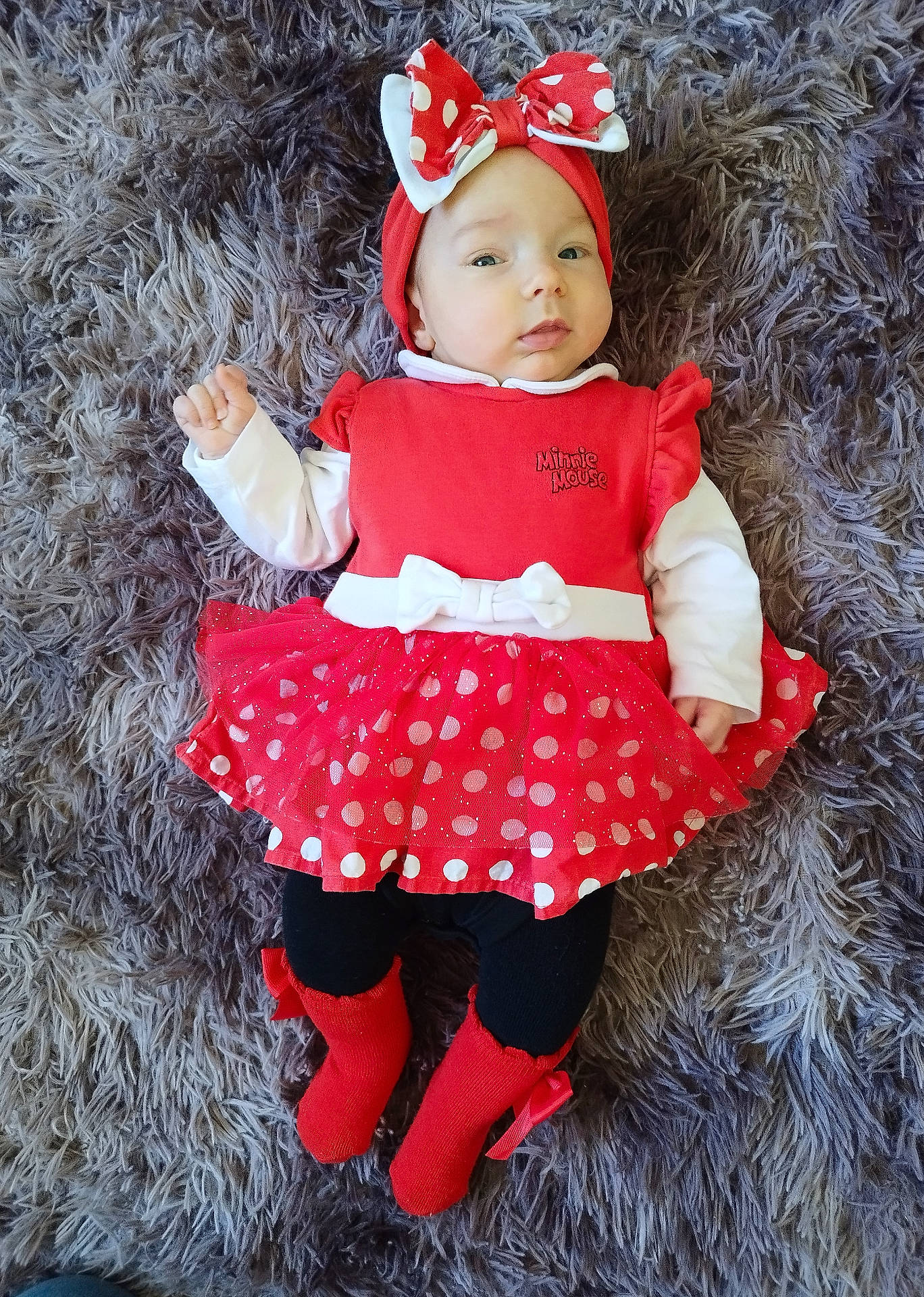 Kataléhya participe au concours pour gagner de l'argent avec cette photo : baby, bonnet, clothing, costume, couch, dress, face, footwear, furniture, hat, head, homedecor, hosiery, newborn, person, photography, portrait, shoe, skirt, sock