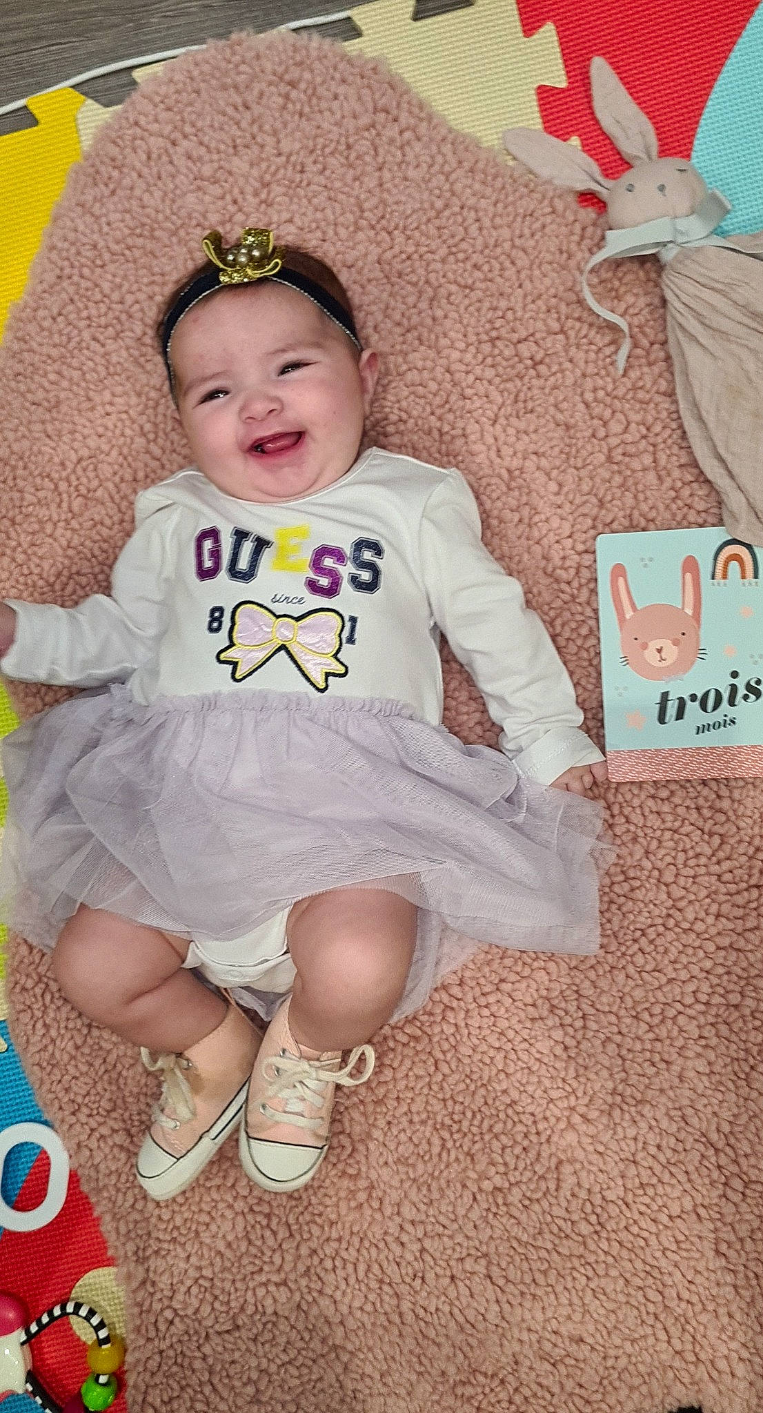 Jenna a rejoint le concours — aidez-le/la à gagner de superbes lots ! baby, baby_toddler_clothing, child, cool, costume_hat, face, fashion_accessory, fun, hair_accessory, happy, head, headband, headgear, headpiece, headwear, joy, magenta, pattern, person, pink