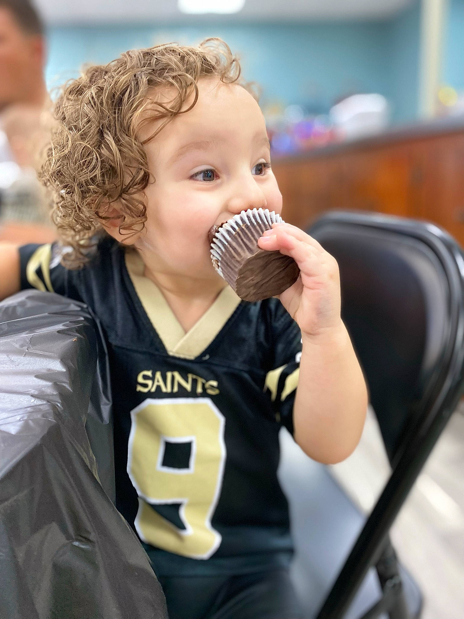 Jamerson joined the competition — help win amazing prizes! audio_equipment, blurred, eyelash, fun, gesture, glove, hairstyle, happy, jersey, mammal, microphone, nose, person, player, sports, sports_uniform, sportswear, t_shirt, team_sport, thumb