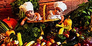 Noah Et Noam a rejoint le concours — aidez-le/la à gagner de superbes lots ! babies, baby, basket, chef_hat, cooking, corn, cute, eggplant, fresh_food, greenery, infant, lettuce, onion, potato, pumpkin, tablecloth, tomato, vegetables, wooden_background, zucchini
