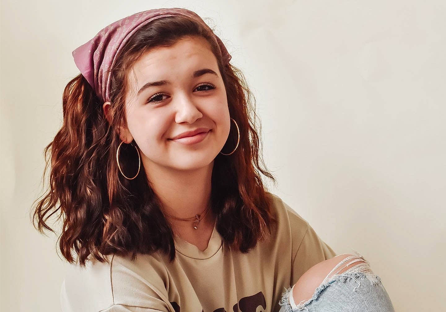 Aylah is registered to the contest to win money with this photo: chin, cool, eyebrow, eyelash, eyewear, face, fashion, flash_photography, gesture, happy, iris, jaw, joy, lip, mouth, neck, person, shoulder, skin, sleeve