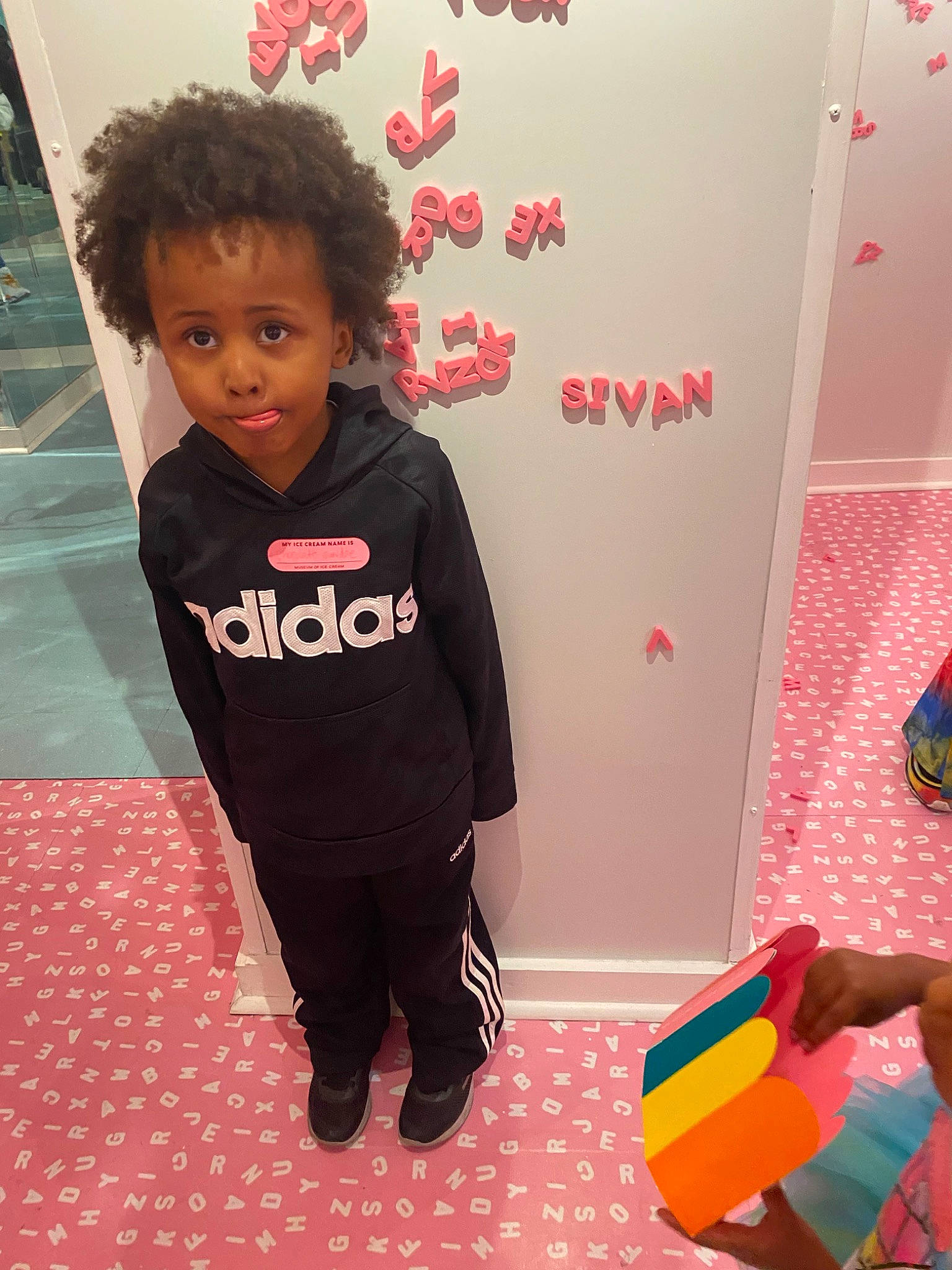 Sivan is registered to the contest to win money with this photo: child, person, pink, play, toddler