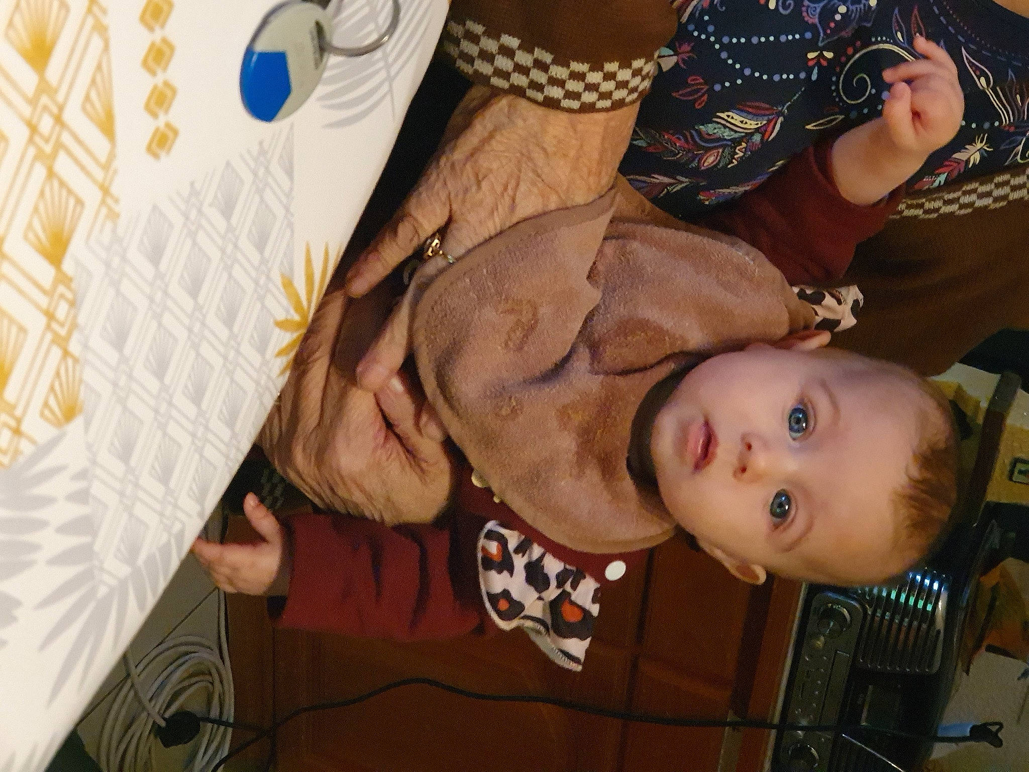 Railey participe au concours pour gagner de l'argent avec cette photo : arm, baby, baby_products, bracelet, child, event, fun, gesture, hand, happy, jewellery, linens, nail, pattern, person, play, room, toddler, tree, visual_arts