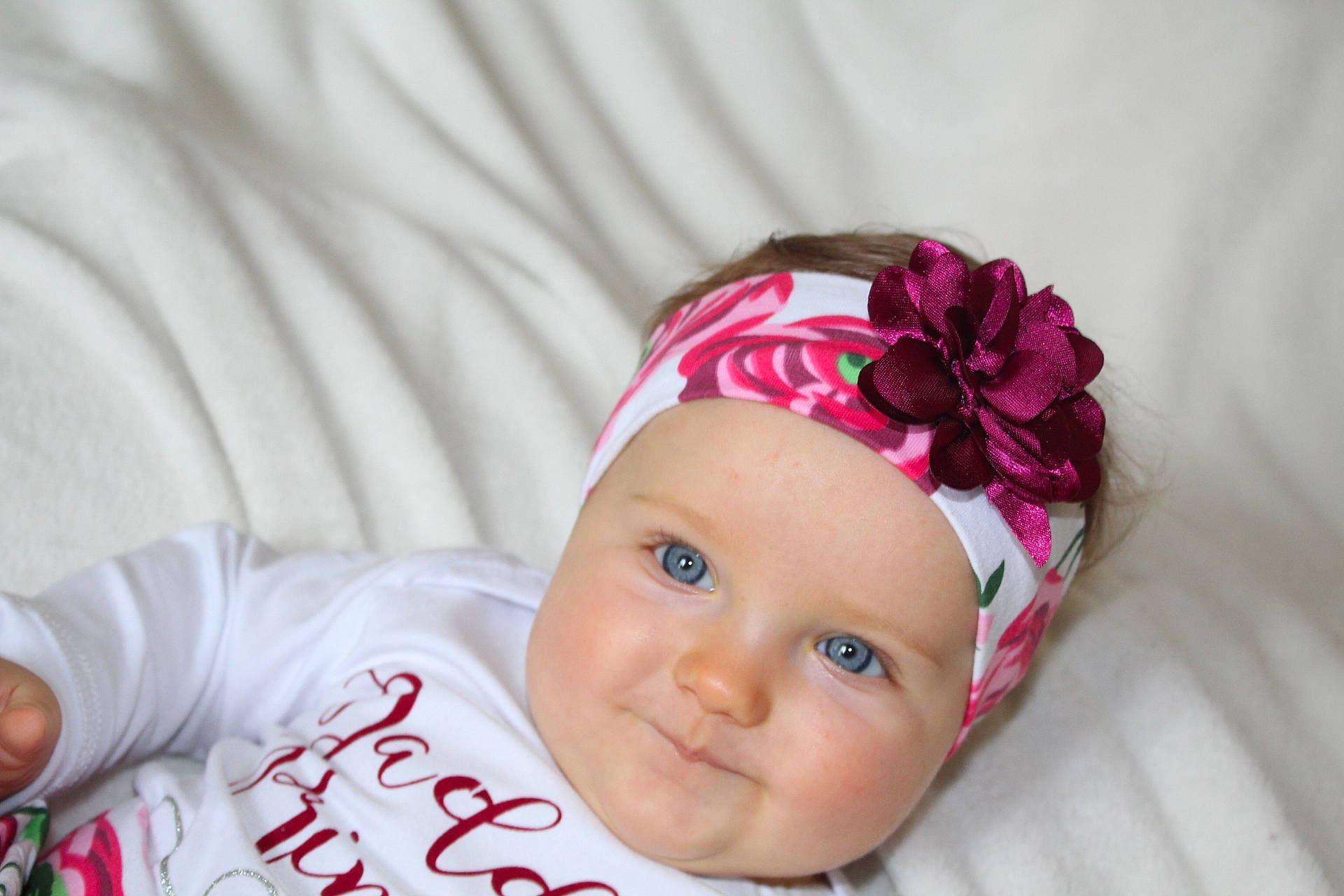 Apolline a rejoint le concours — aidez-le/la à gagner de superbes lots ! baby, cheek, child, fashion_accessory, hair_accessory, head, headband, headgear, headpiece, headwear, person, pink, toddler