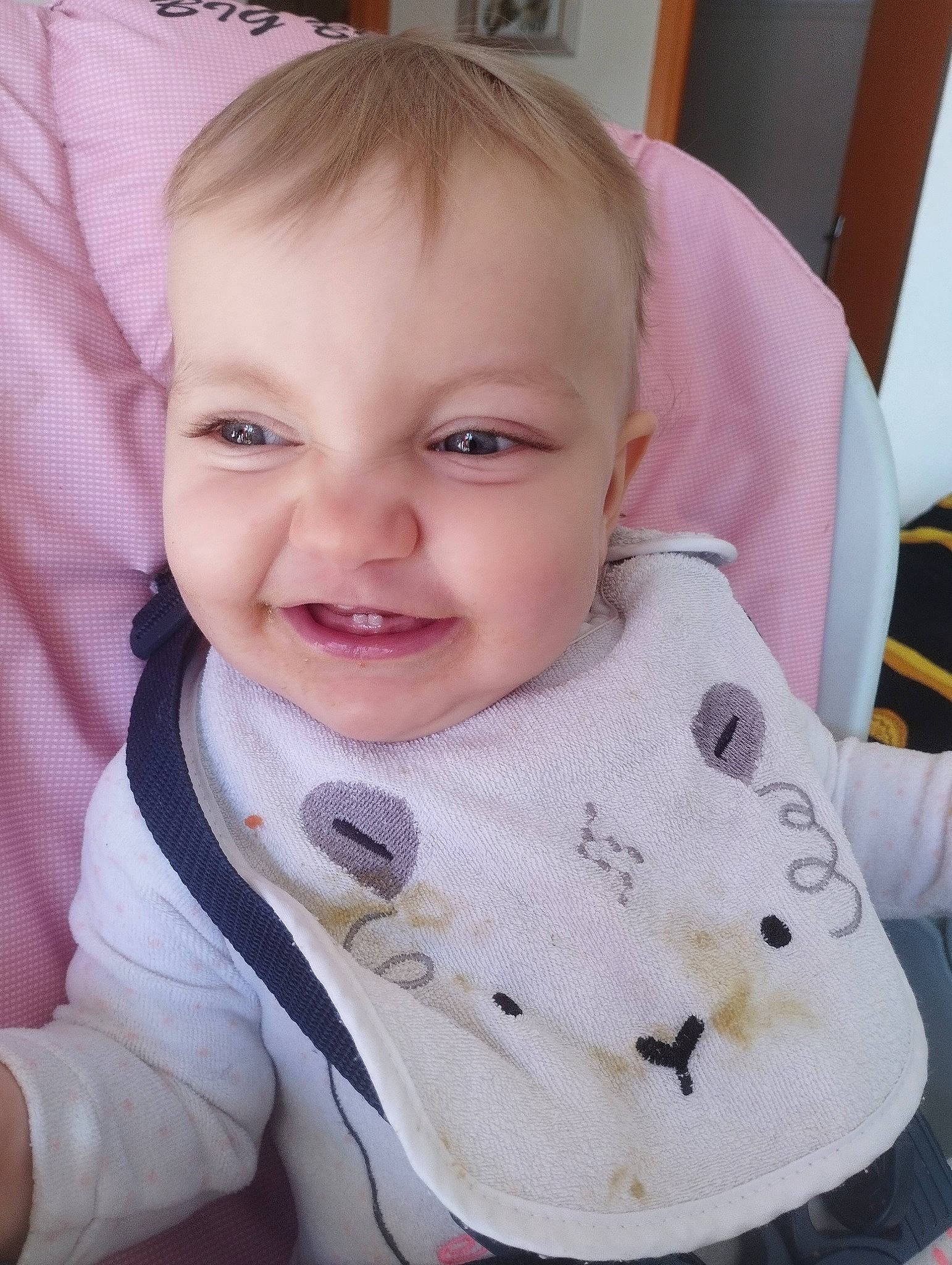 Kamelya a rejoint le concours — aidez-le/la à gagner de superbes lots ! baby, baby_toddler_clothing, cheek, chin, collar, comfort, ear, eyebrow, eyelash, happy, iris, joy, lip, mouth, neck, nose, person, skin, sleeve, smile