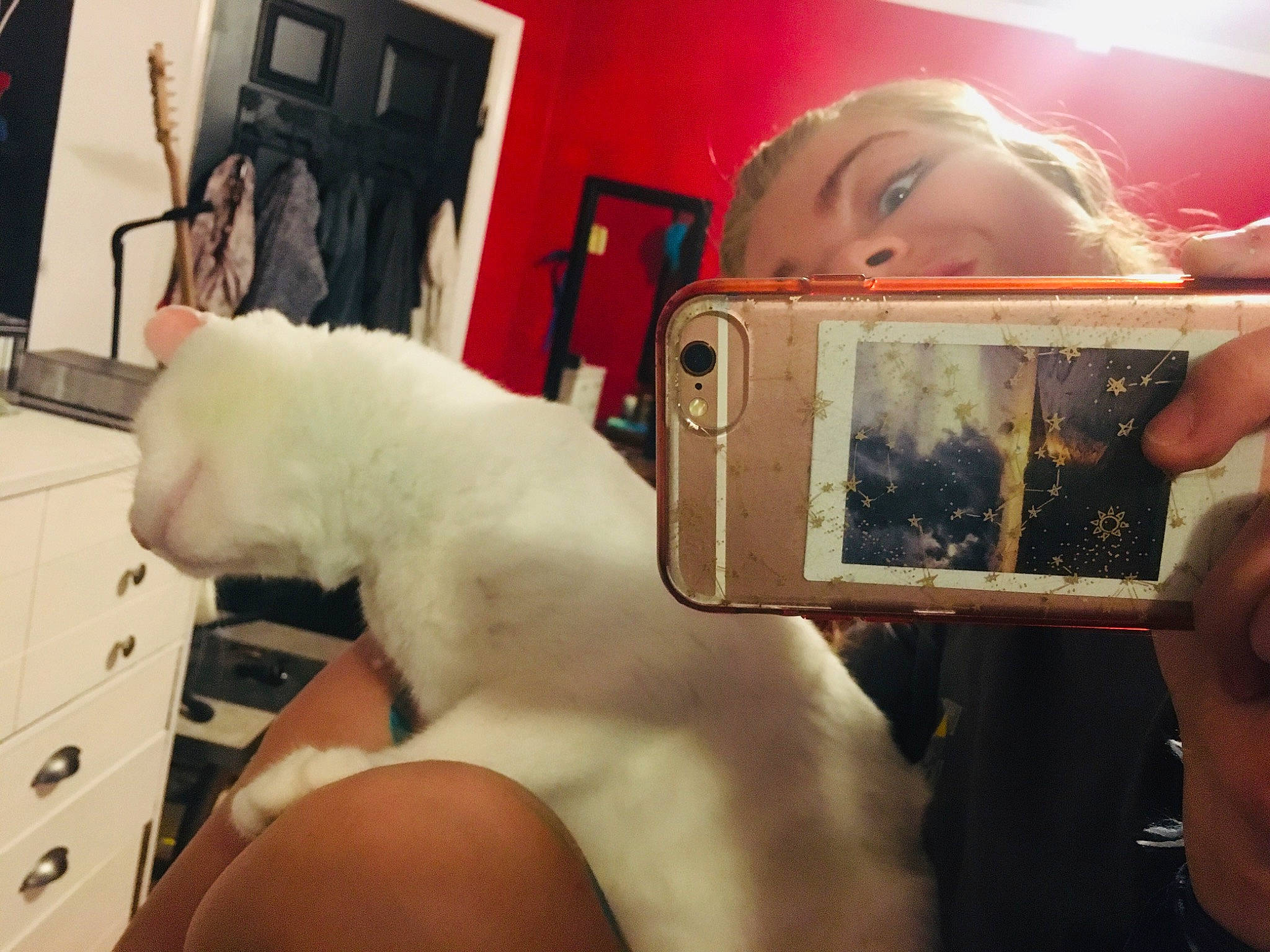 Kit Kat is registered to the contest to win money with this photo: arm, ear, electronic_device, hand, head, leg, muscle, photography, selfie