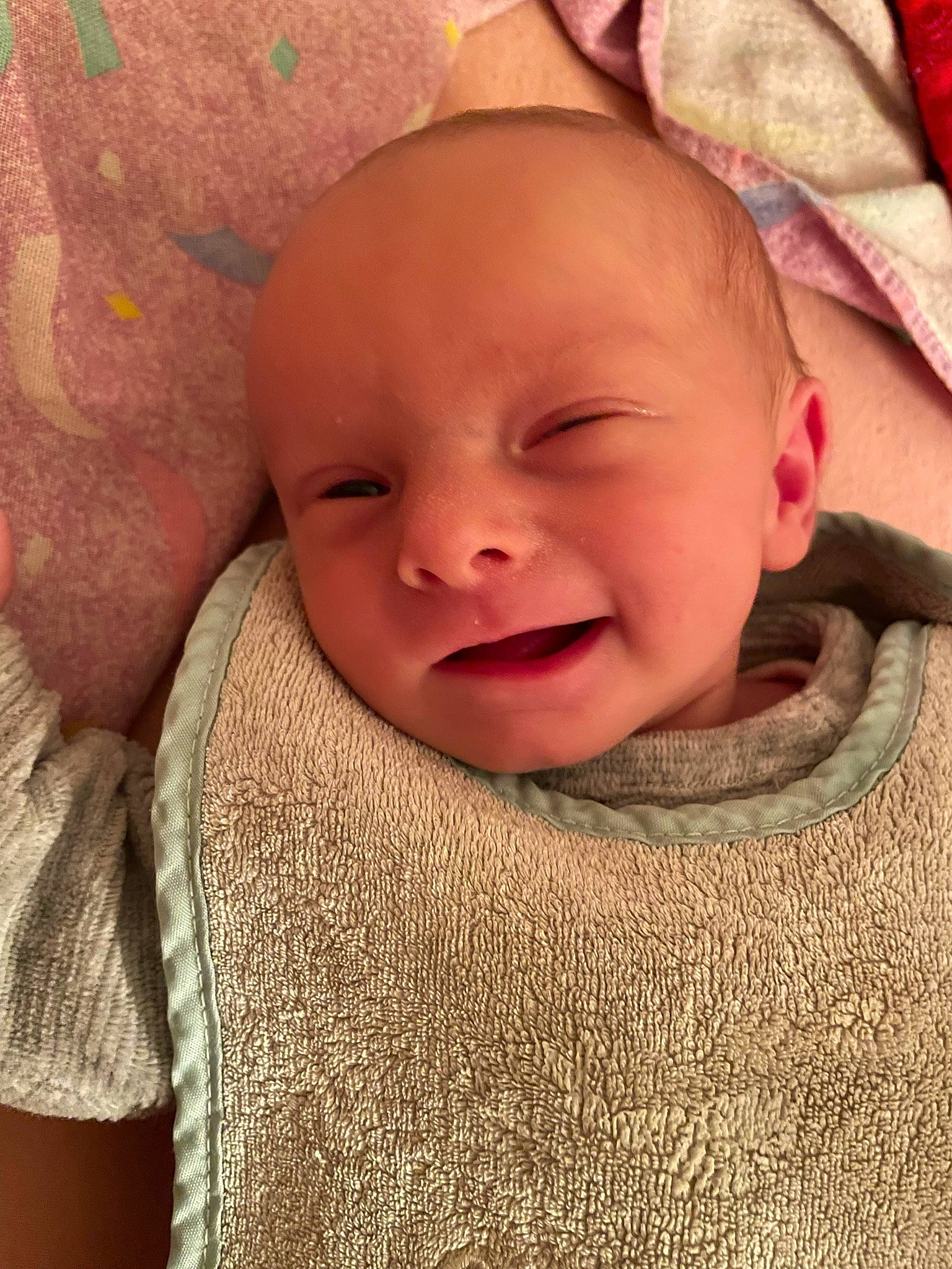 Charlotte a rejoint le concours — aidez-le/la à gagner de superbes lots ! baby, baby_toddler_clothing, cheek, child, chin, comfort, eyebrow, facial_expression, happy, iris, lip, mouth, neck, nose, person, pink, skin, sleeve, smile, textile