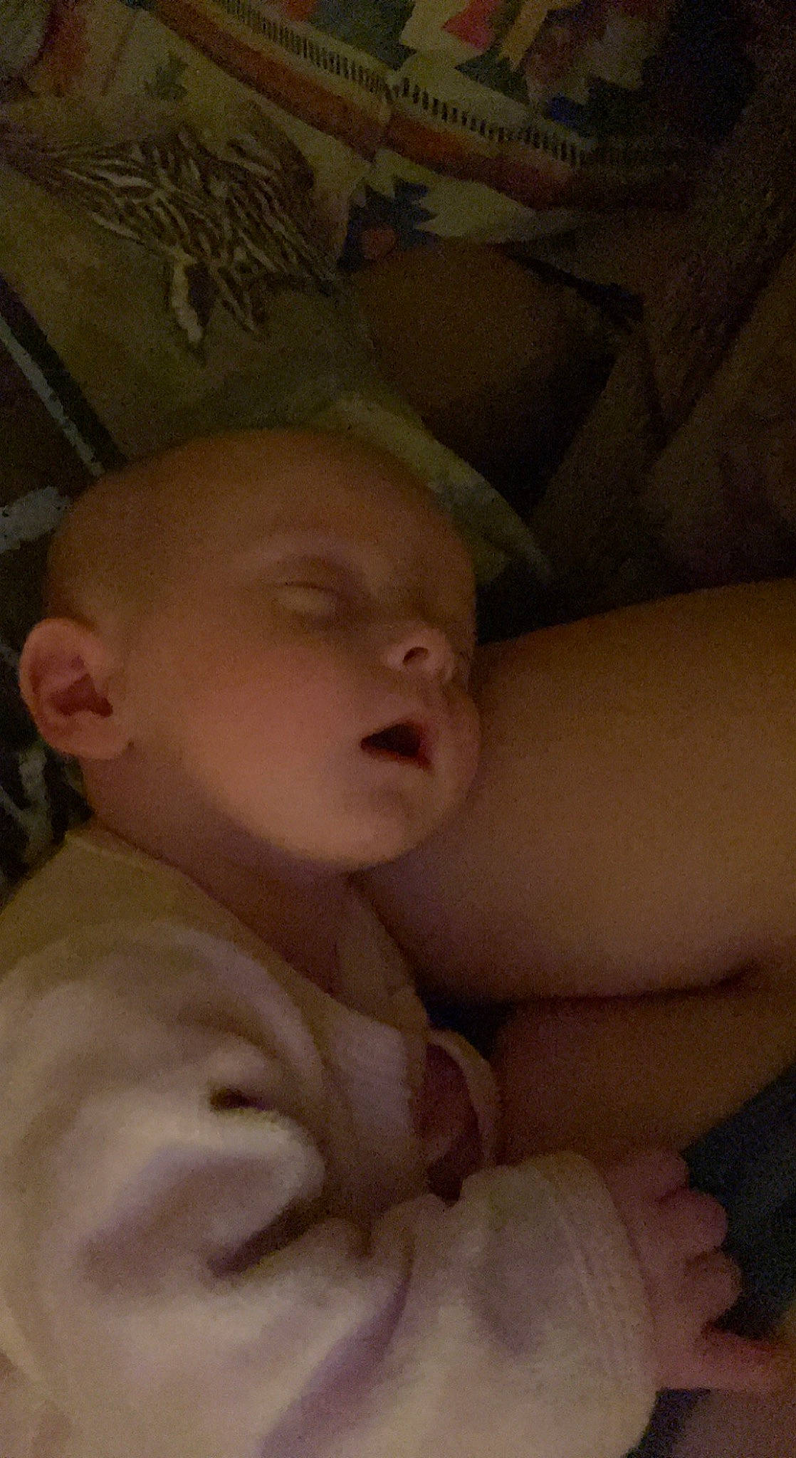 Charlotte participe au concours pour gagner de l'argent avec cette photo : abdomen, baby, baby_sleeping, cheek, chest, comfort, ear, eyebrow, eyelash, happy, iris, linens, lip, mouth, muscle, nose, person, skin, thumb, toddler