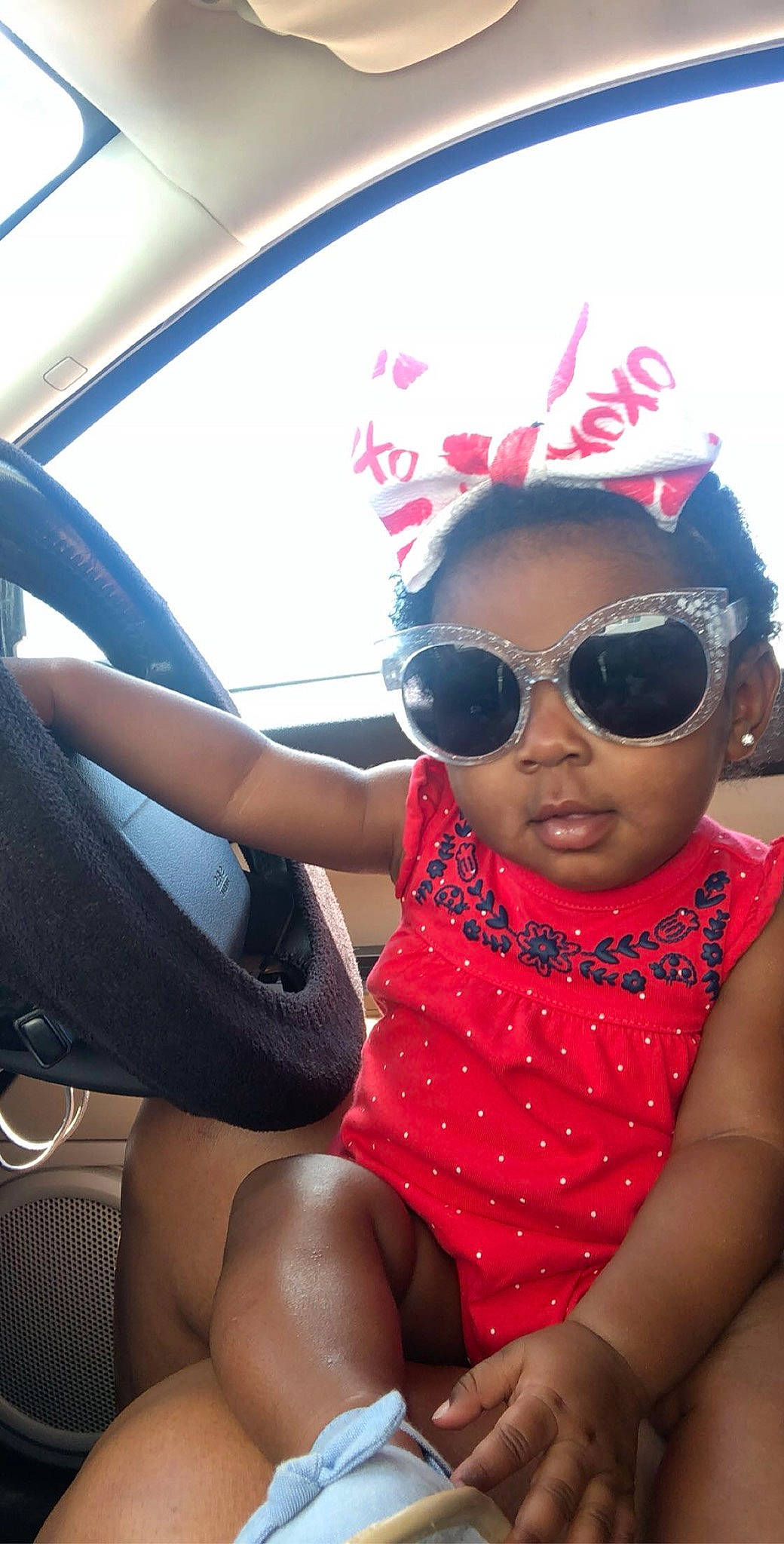 Amayah is registered to the contest to win money with this photo: black_hair, cool, eyewear, fun, glasses, goggles, person, photography, pink, sunglasses, vacation, vision_care