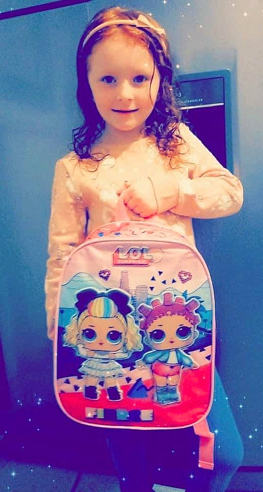 Lyhanna participe au concours pour gagner de l'argent avec cette photo : beauty, blue, chest, child, electric_blue, fictional_character, fun, hair_coloring, happy, head, joy, magenta, necklace, pattern, person, pink, product, smile, t_shirt, thigh