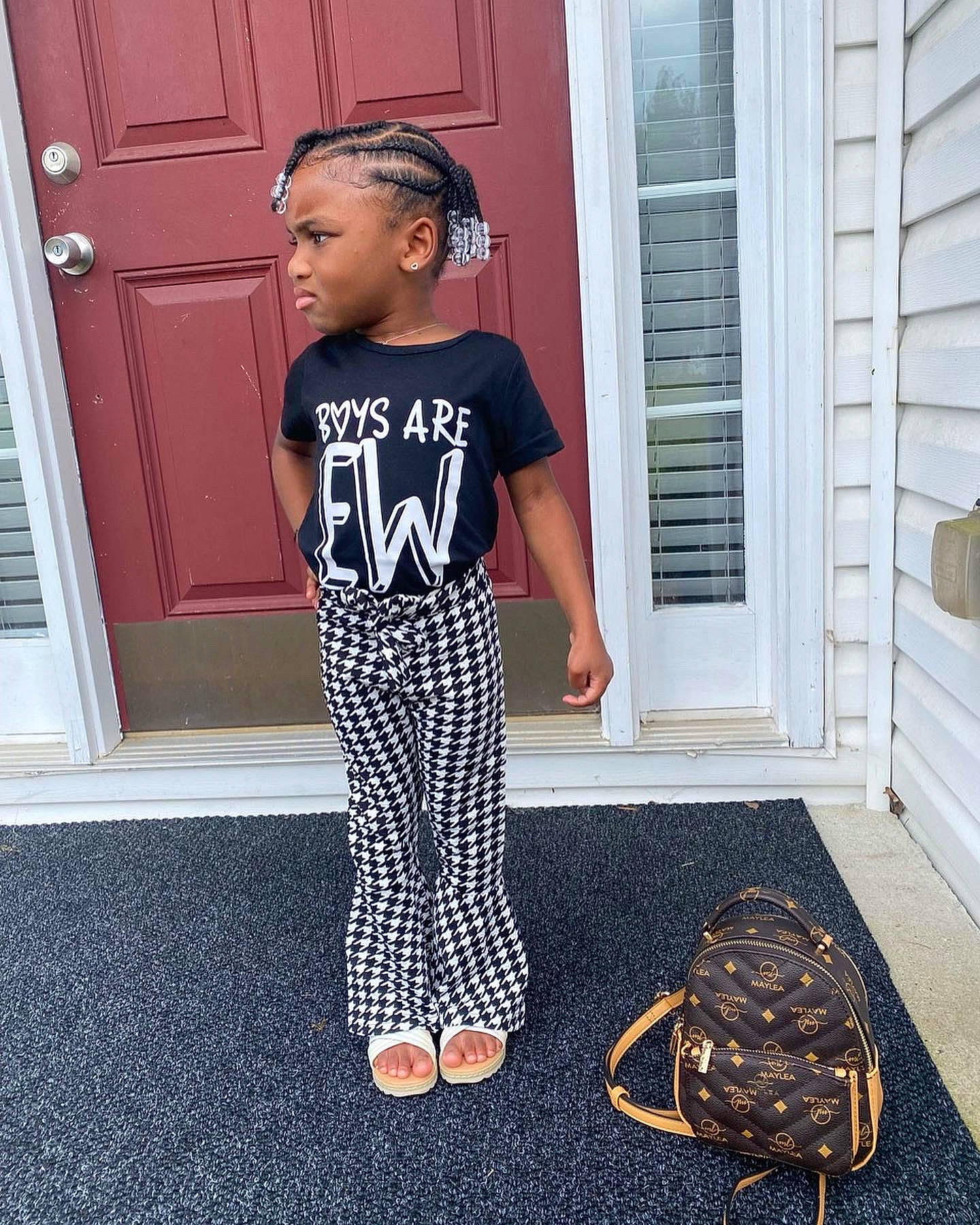 Kacion is registered to the contest to win money with this photo: denim, door, electric_blue, eyewear, fashion_design, flooring, formal_wear, human_leg, knee, pattern, person, shoe, shoulder, sleeve, sportswear, t_shirt, thigh, toddler, waist, window