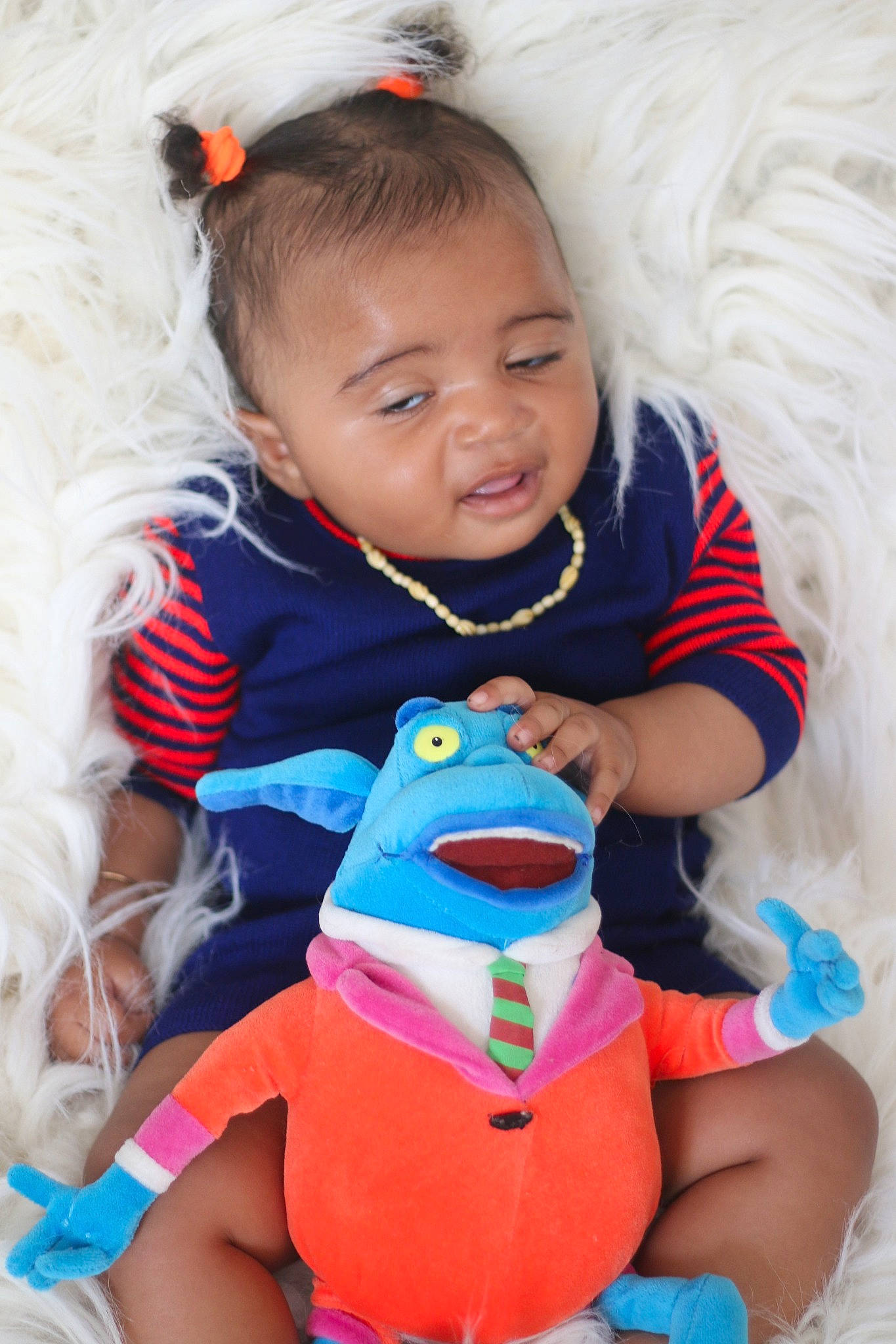 Tiyï-everly a rejoint le concours — aidez-le/la à gagner de superbes lots ! baby, baby_products, child, fun, person, play, plush, product, smile, stuffed_toy, toddler, toy