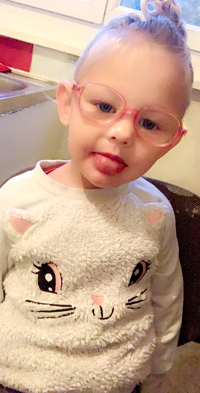 Kaïna participe au concours pour gagner de l'argent avec cette photo : baby, cheek, child, chin, cool, ear, eye, eyebrow, eyelash, face, forehead, head, iris, lip, mouth, nose, organ, person, skin, smile