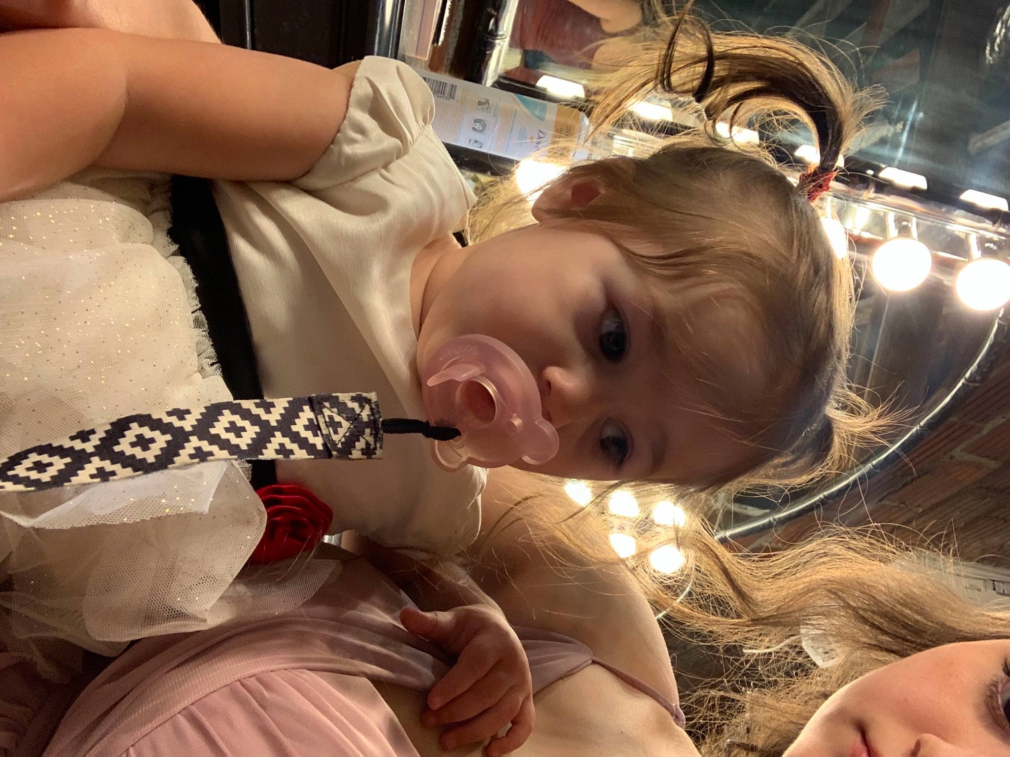 Kya is registered to the contest to win money with this photo: baby, birth, cheek, child, ear, eye, finger, hand, head, mouth, person, skin, toddler