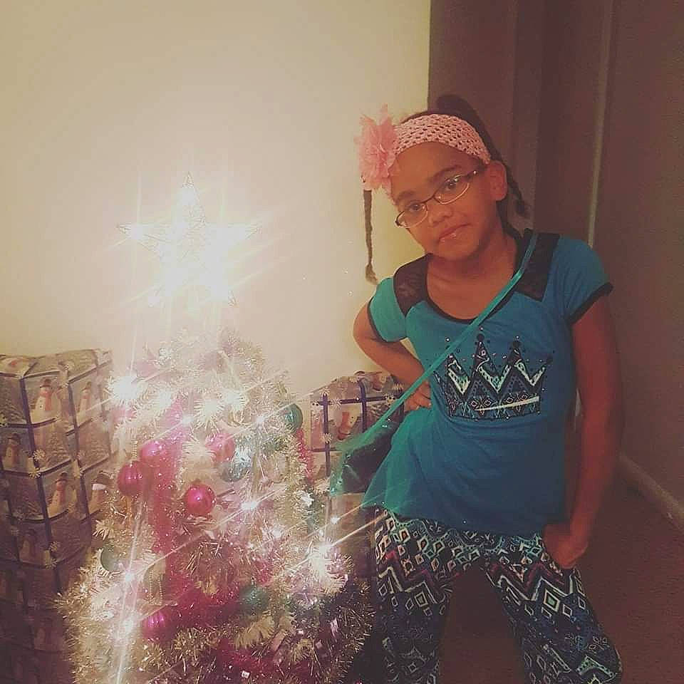 Rihanna is registered to the contest to win money with this photo: artist, child, cloud, cool, fun, glasses, happy, headwear, human, love, person, selfie, smile, smoke, t_shirt, visual_arts