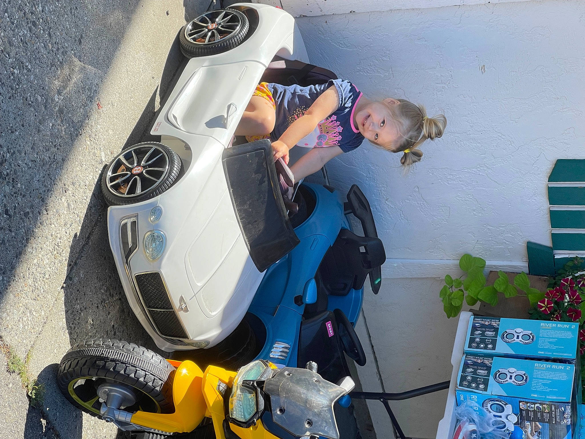 Karina is registered to the contest to win money with this photo: alloy_wheel, automotive_design, automotive_exterior, automotive_lighting, automotive_tire, automotive_wheel_system, bumper, car, fender, headlamp, hood, joy, machine, motor_vehicle, person, personal_luxury_car, rim, tire, vehicle, vehicle_door